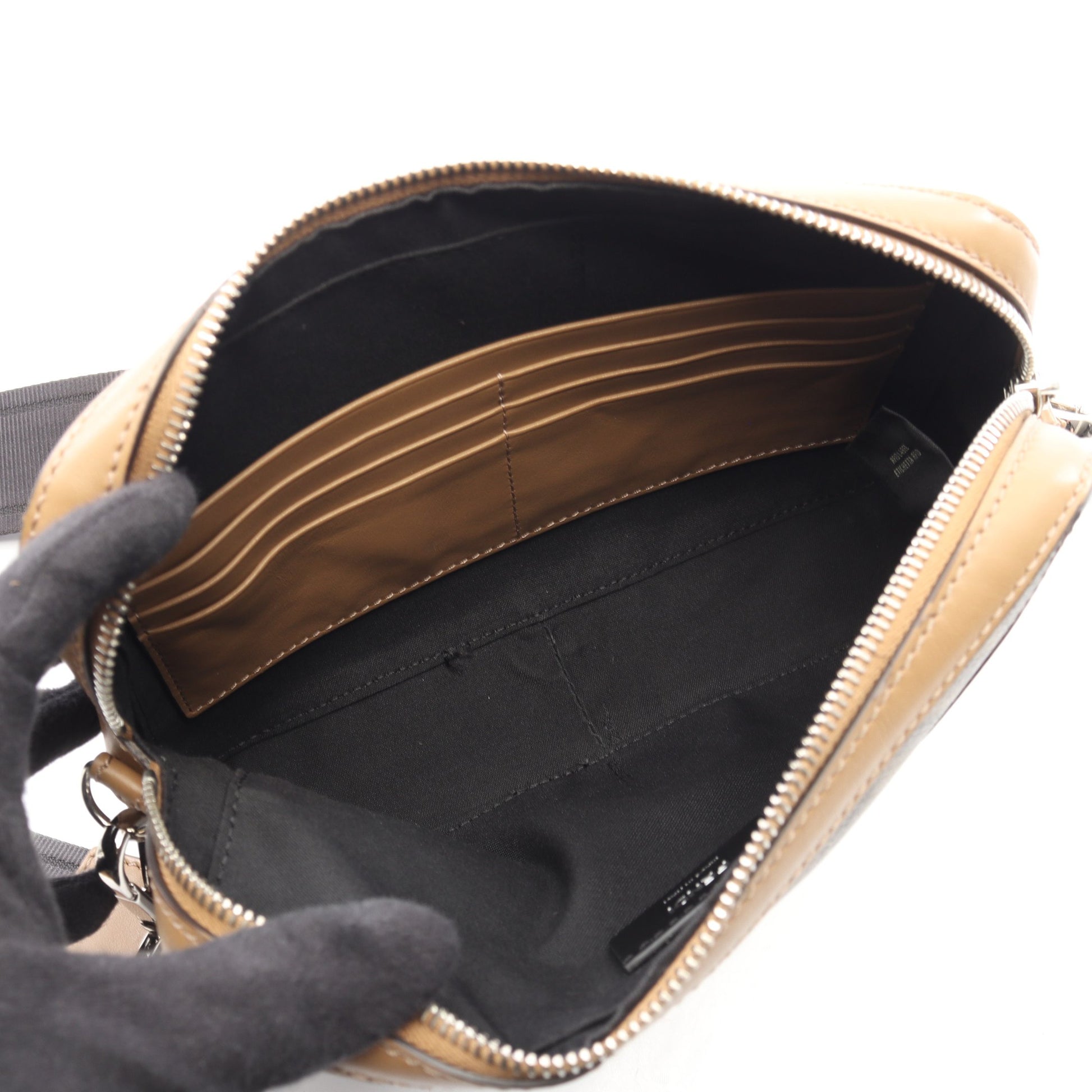 ダイアゴナル カメラケース ズッカ ショルダーバッグ レザー PVC ライトブラウン ブラック フェンディ バッグ FENDI