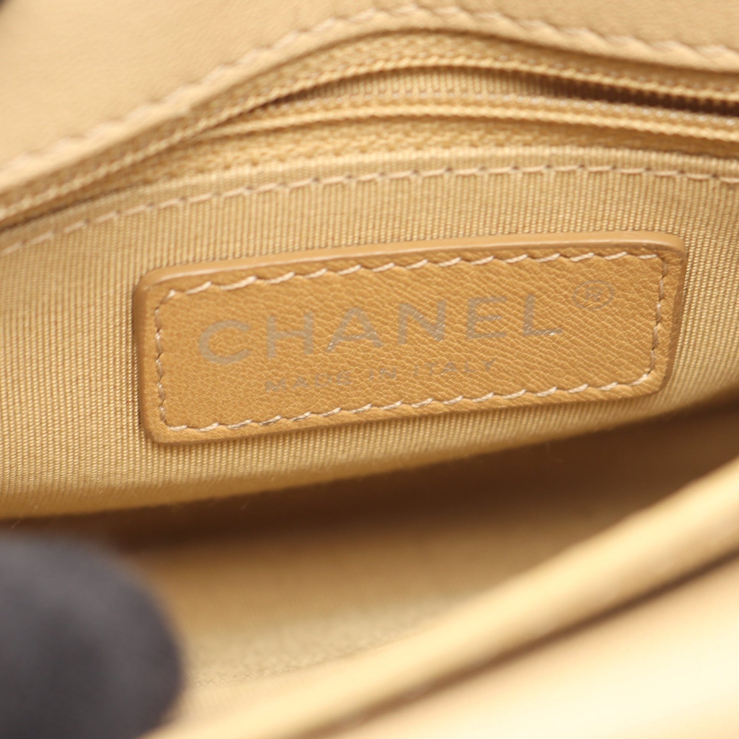 マトラッセ チェーンショルダーバッグ キャビアスキン ベージュ シルバー金具 シャネル バッグ CHANEL