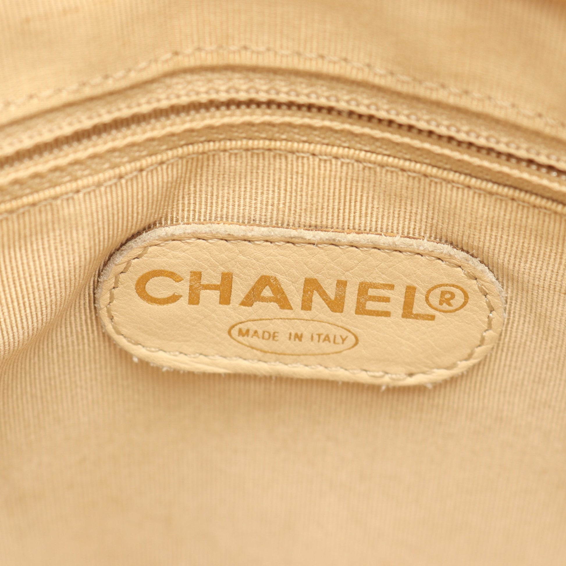 ロゴ ハンドバッグ キャビアスキン ベージュ ゴールド金具 シャネル バッグ CHANEL