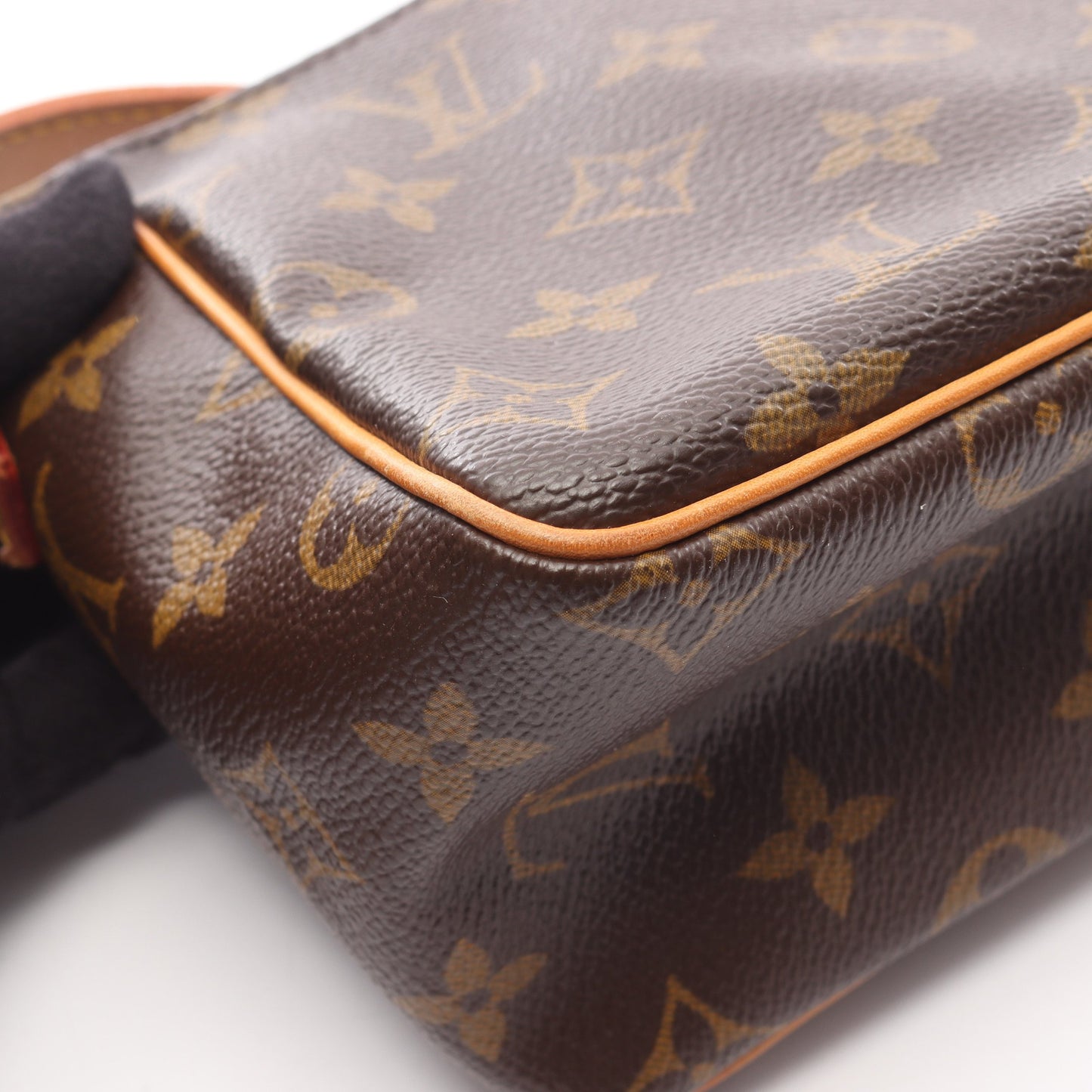 ヴィバシテPM モノグラム ショルダーバッグ PVC レザー ブラウン ルイヴィトン バッグ LOUIS VUITTON