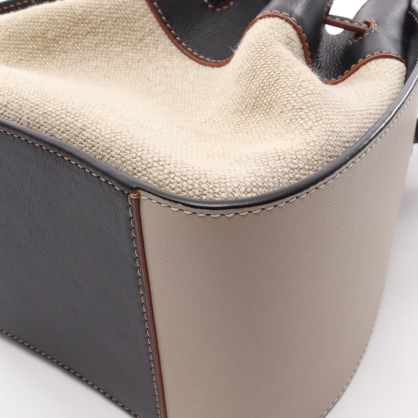 ハンモック ドローストリングバッグ ミニ 2WAY ハンドバッグ レザー ベージュ ブラック ロエベ バッグ LOEWE