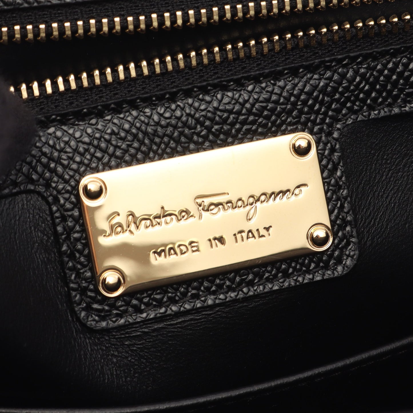 ヴァラリボン 2WAY ハンドバッグ レザー ブラック サルヴァトーレフェラガモ バッグ Salvatore Ferragamo