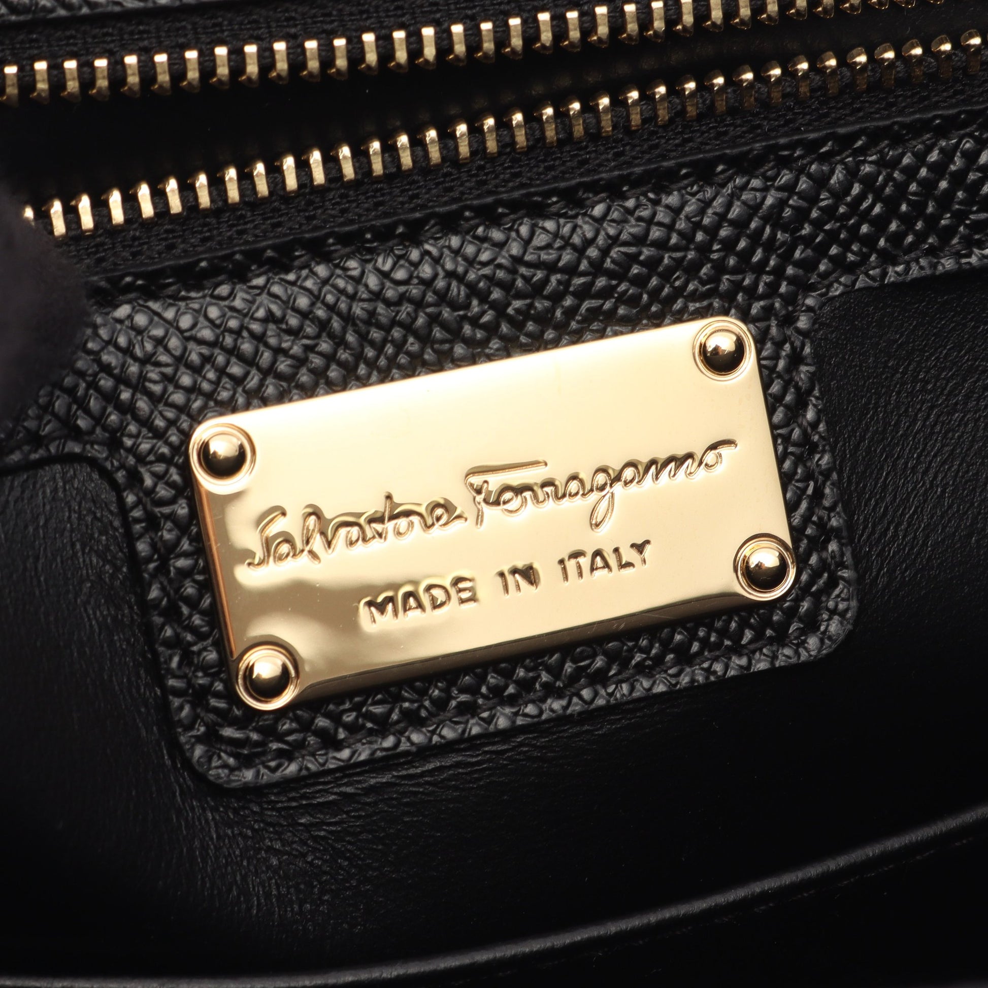 ヴァラリボン 2WAY ハンドバッグ レザー ブラック サルヴァトーレフェラガモ バッグ Salvatore Ferragamo