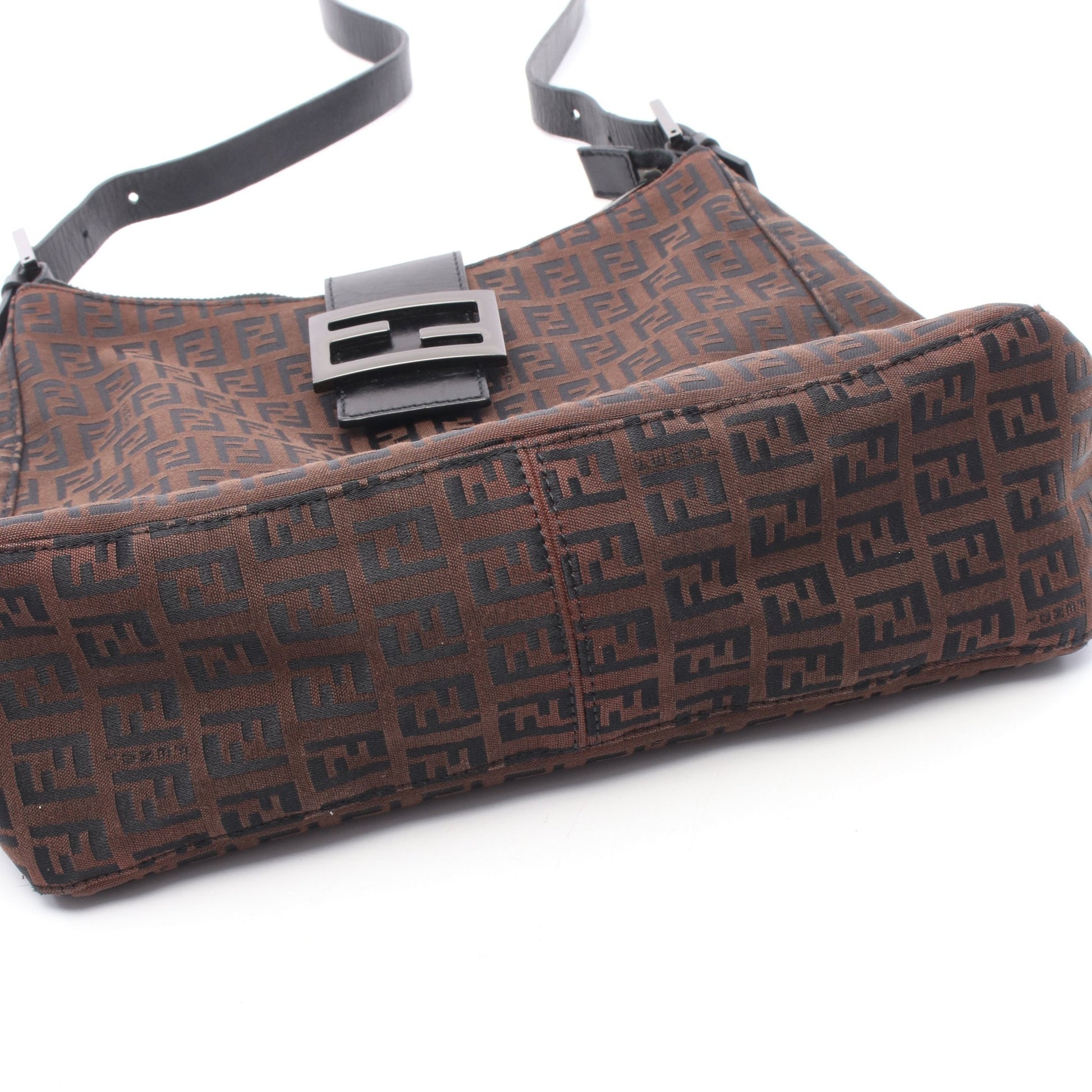 ズッキーノ ショルダーバッグ ナイロン レザー ブラウン ブラック フェンディ バッグ FENDI