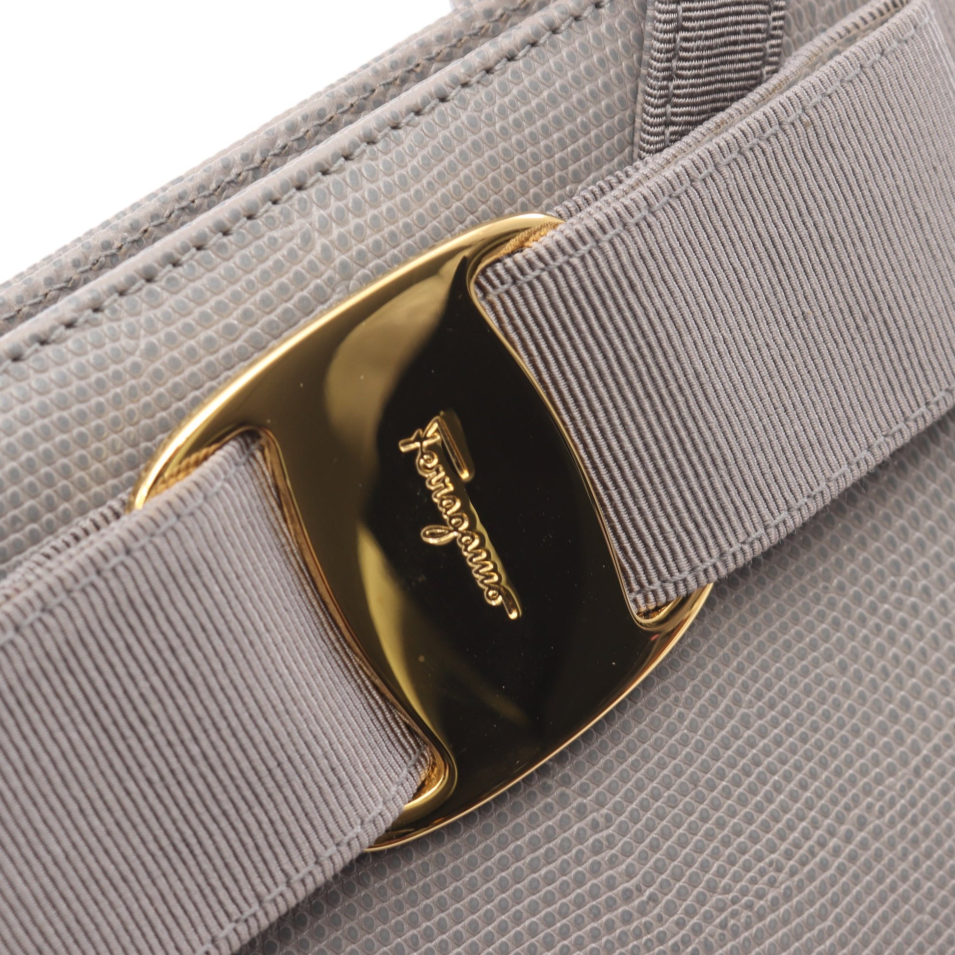 ヴァラリボン 2WAY ハンドバッグ レザー グレー サルヴァトーレフェラガモ バッグ Salvatore Ferragamo