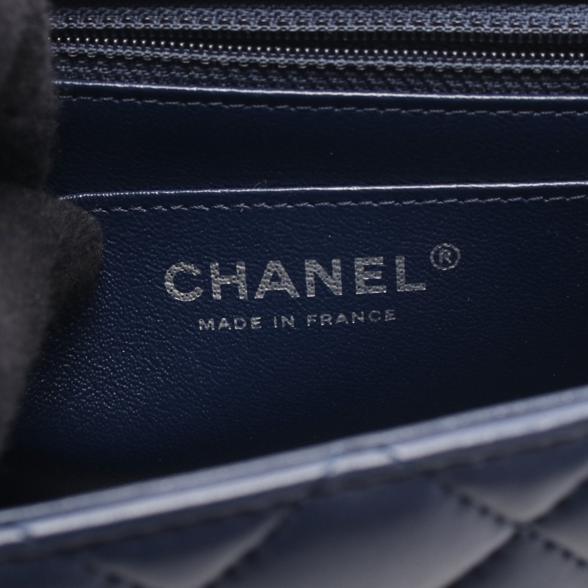 ミニマトラッセ チェーンショルダーバッグ ラムスキン ネイビー シルバー金具 シャネル バッグ CHANEL