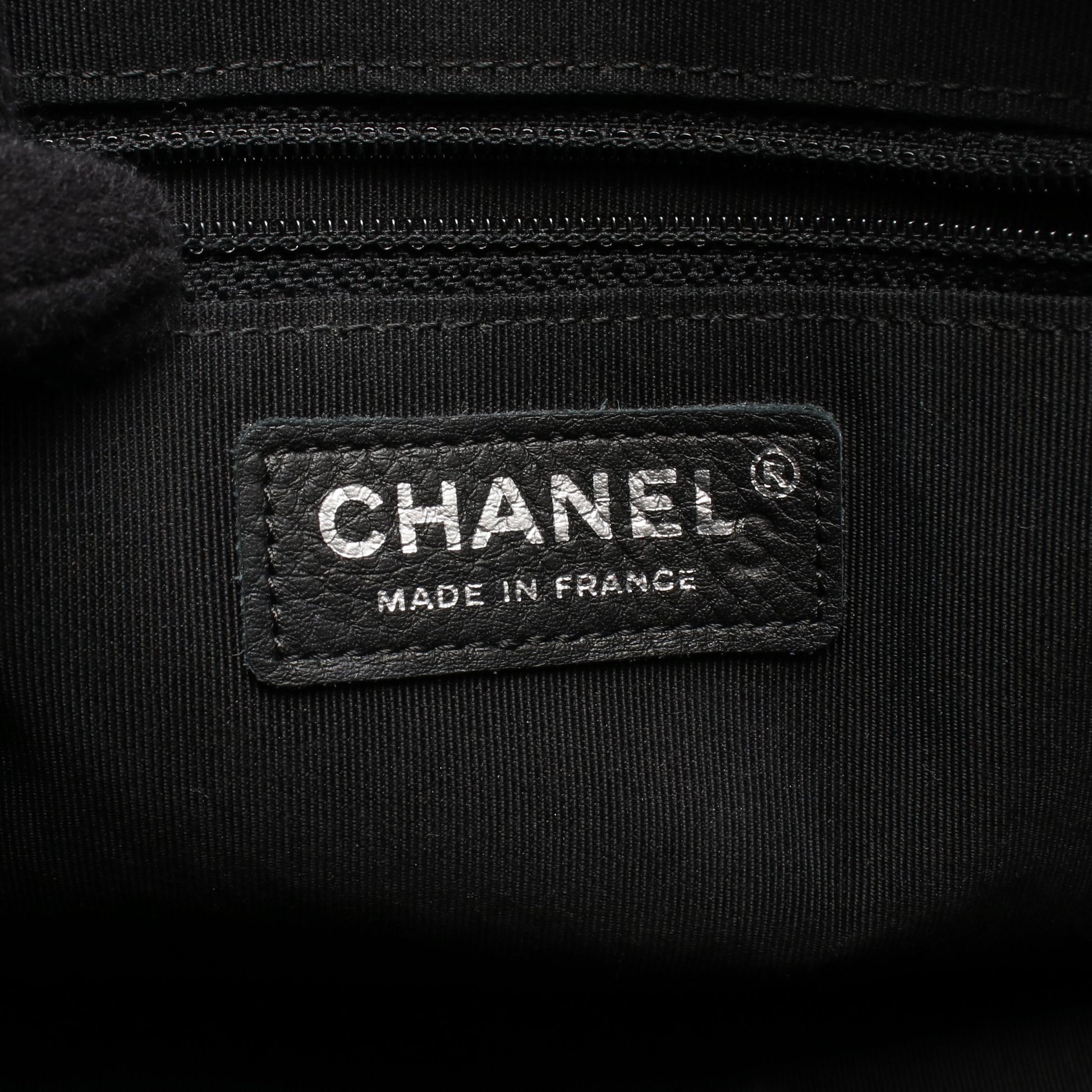シェブロン Vステッチ タッセル チェーンショルダーバッグ ラムスキン ブラック シルバー金具 シャネル バッグ CHANEL