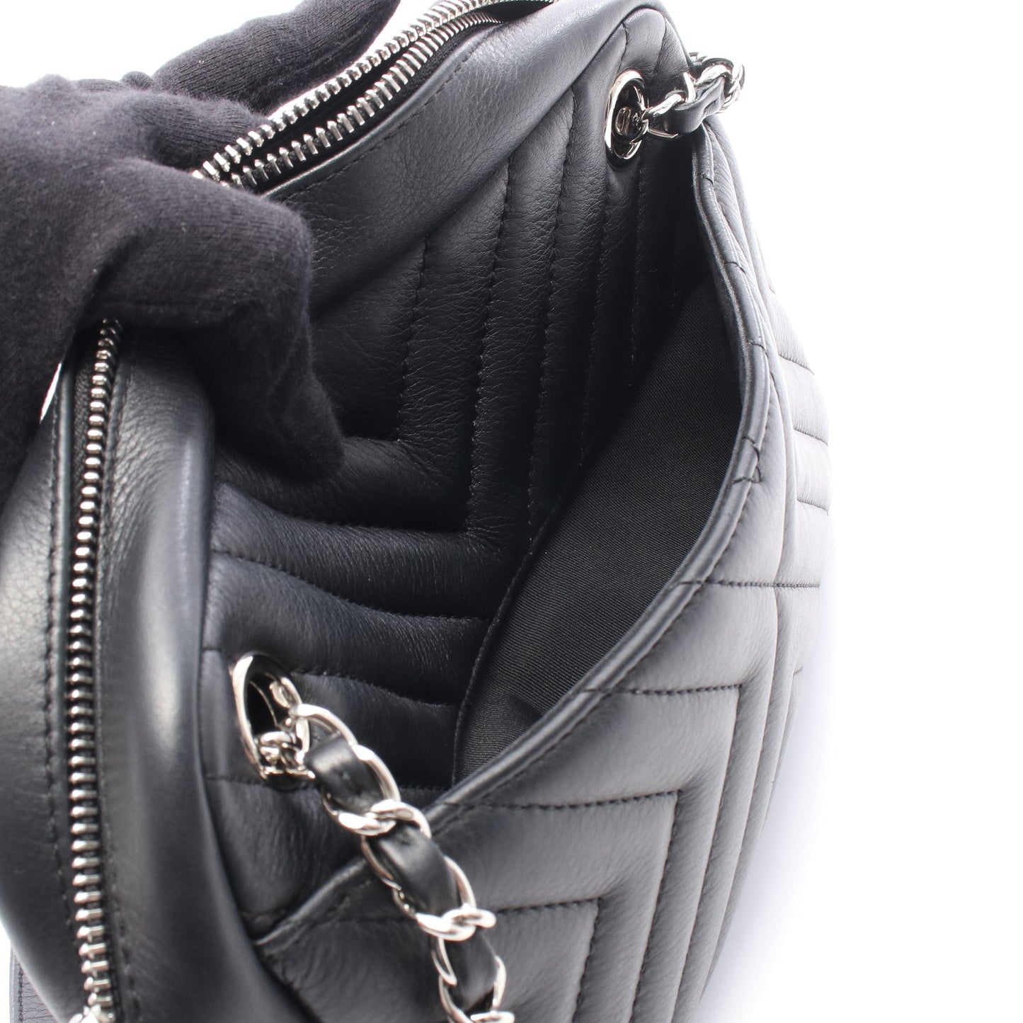 シェブロン Vステッチ タッセル チェーンショルダーバッグ ラムスキン ブラック シルバー金具 シャネル バッグ CHANEL