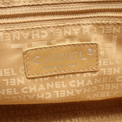 型押しロゴ タッセル ハンドバッグ レザー ブラック シルバー金具 シャネル バッグ CHANEL