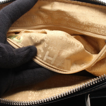 型押しロゴ タッセル ハンドバッグ レザー ブラック シルバー金具 シャネル バッグ CHANEL