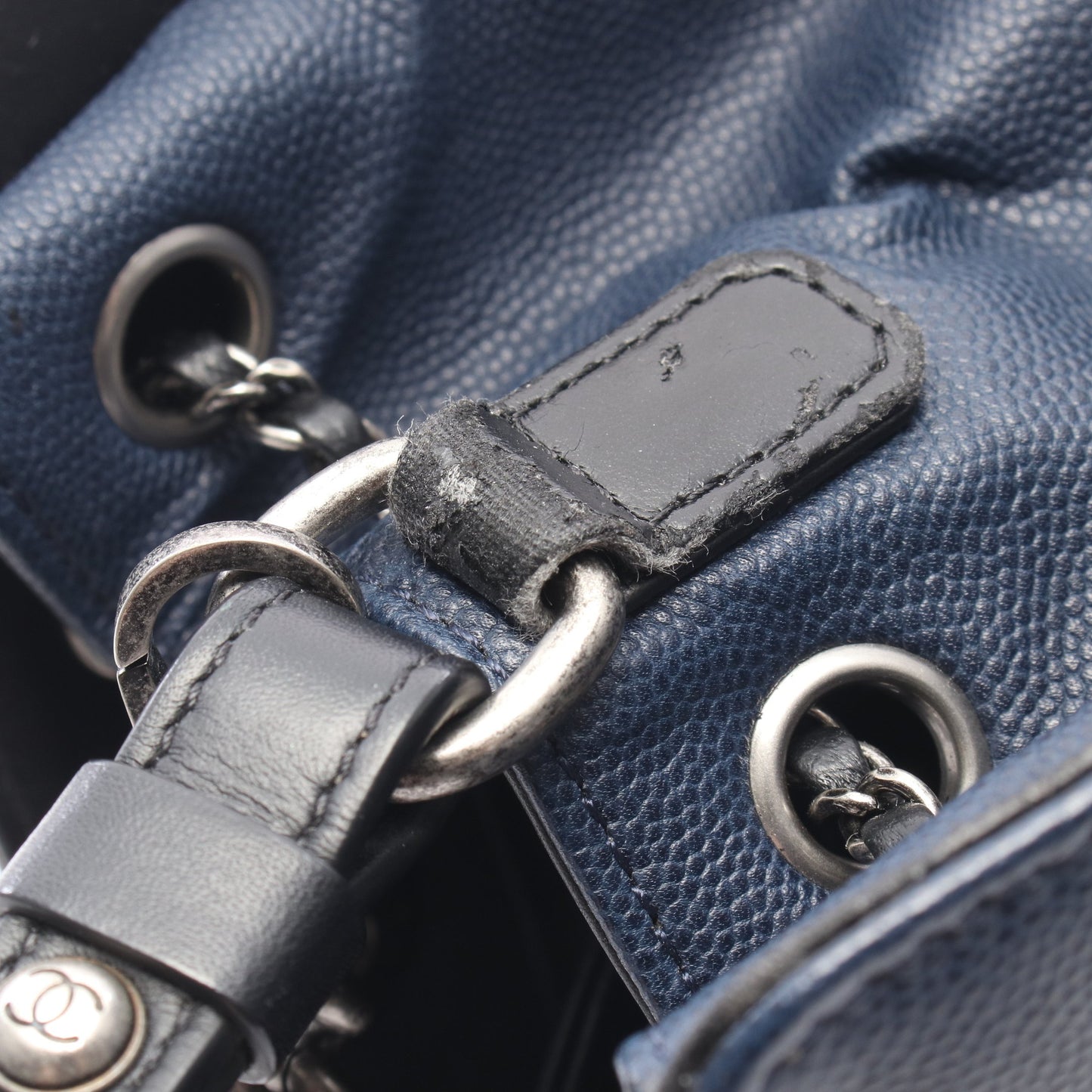 CCバケット マトラッセ 2WAY ハンドバッグ キャビアスキン レザー ネイビー ブラック シルバー金具 シャネル バッグ CHANEL