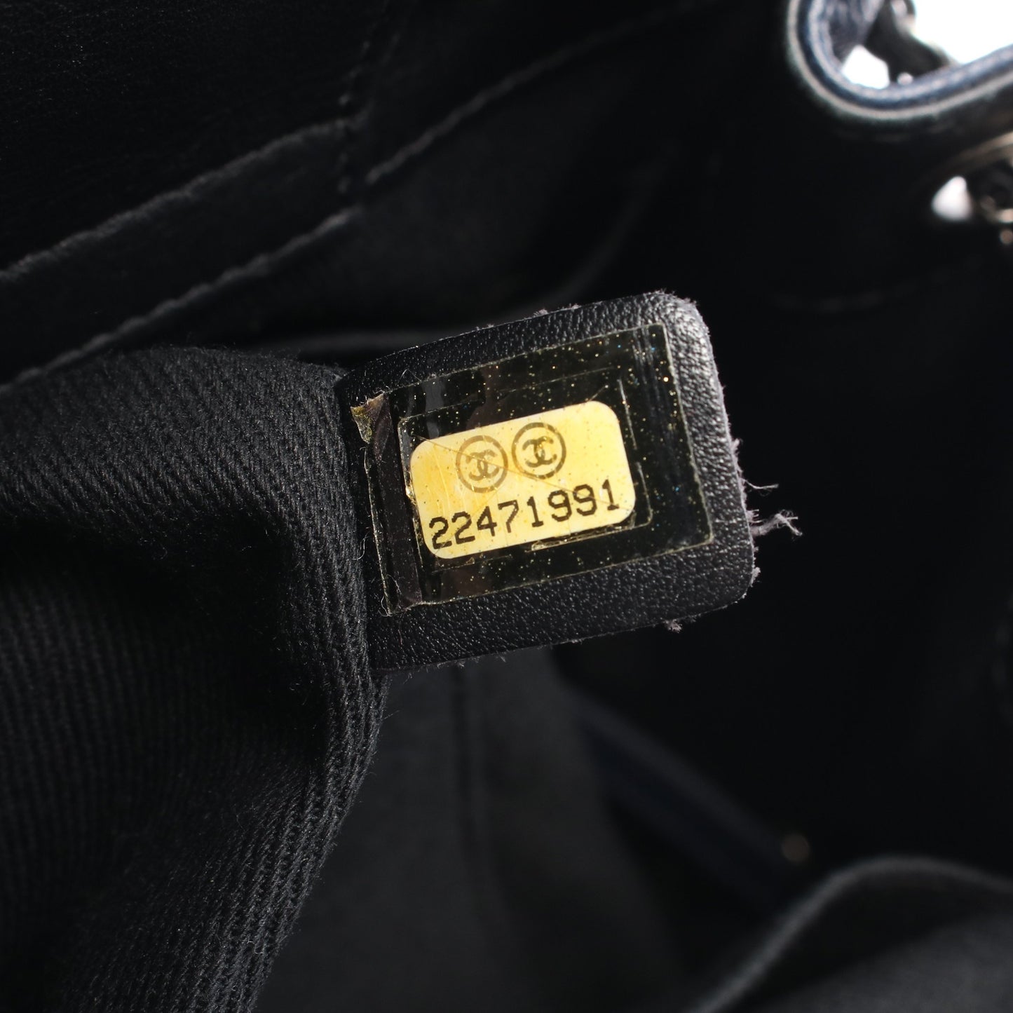 CCバケット マトラッセ 2WAY ハンドバッグ キャビアスキン レザー ネイビー ブラック シルバー金具 シャネル バッグ CHANEL
