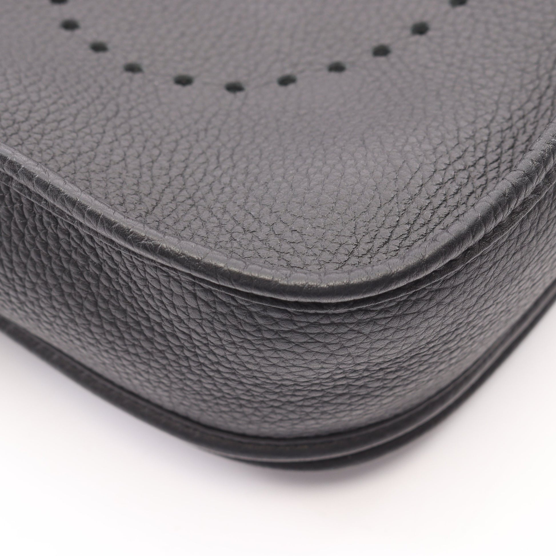 エヴリン 3 トロワ PM ショルダーバッグ トリヨンクレマンス ブラック ゴールド金具 B刻印 エルメス バッグ HERMES