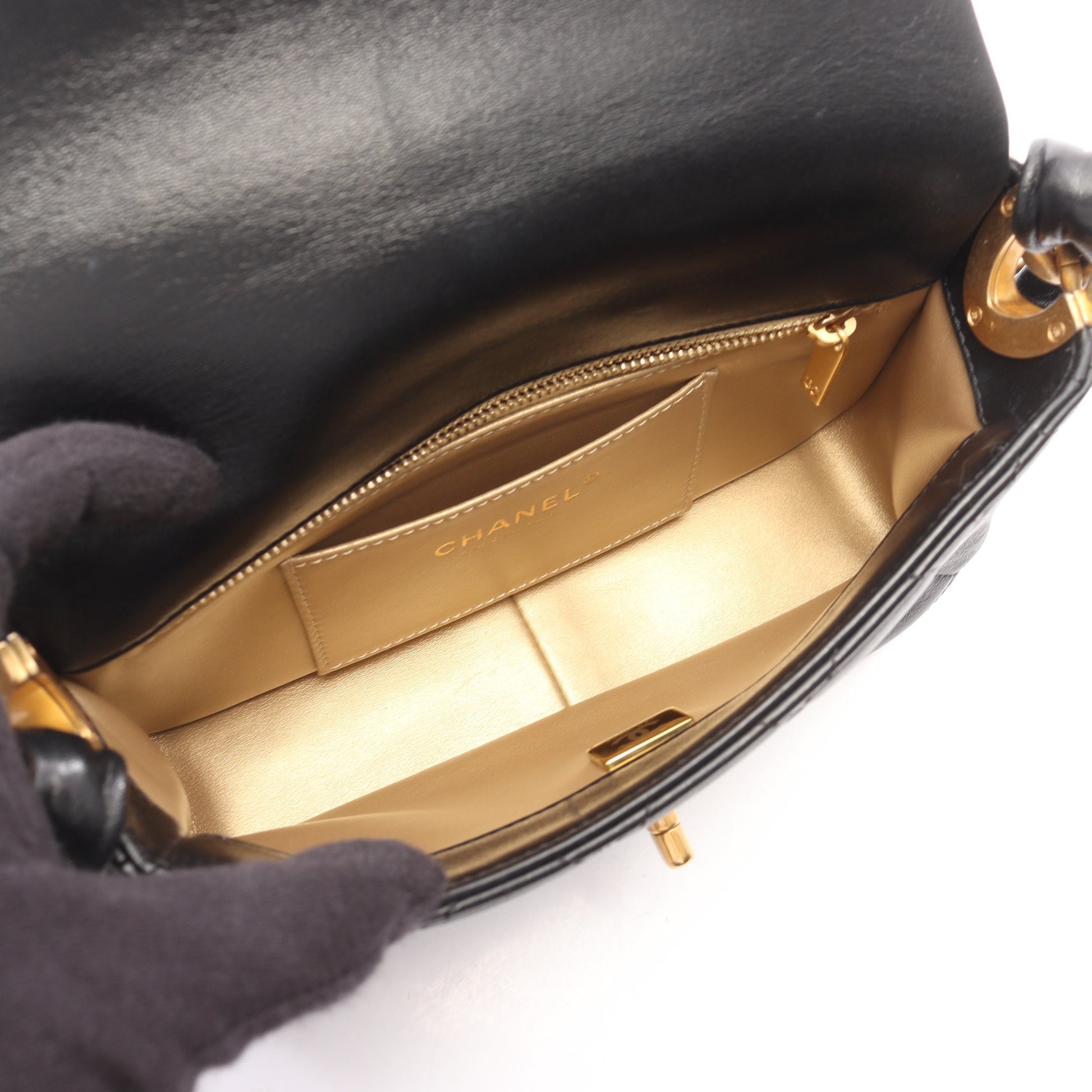 マトラッセ スモールフラップ チェーンショルダーバッグ ラムスキン ブラック ゴールド金具 シャネル バッグ CHANEL