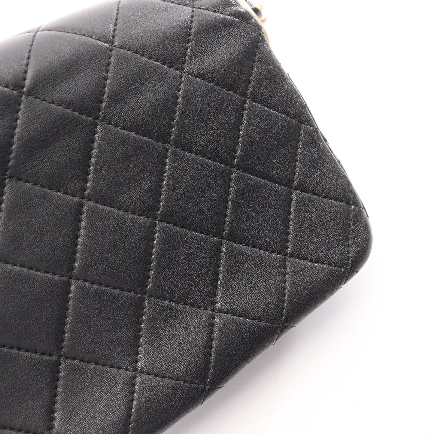 マトラッセ スモールフラップ チェーンショルダーバッグ ラムスキン ブラック ゴールド金具 シャネル バッグ CHANEL