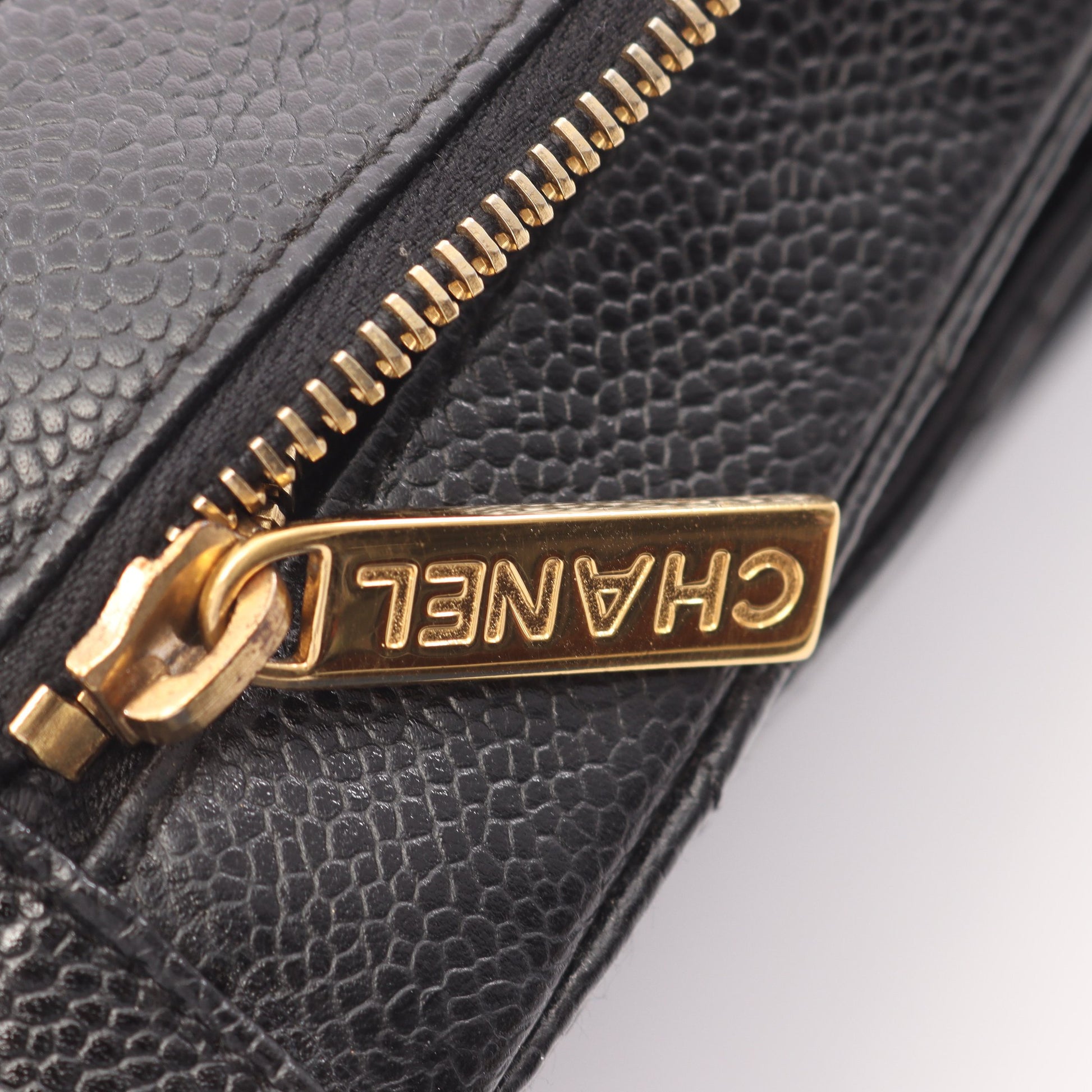 マトラッセ チェーンショルダーバッグ ワンショルダーバッグ キャビアスキン ブラック ゴールド金具 シャネル バッグ CHANEL