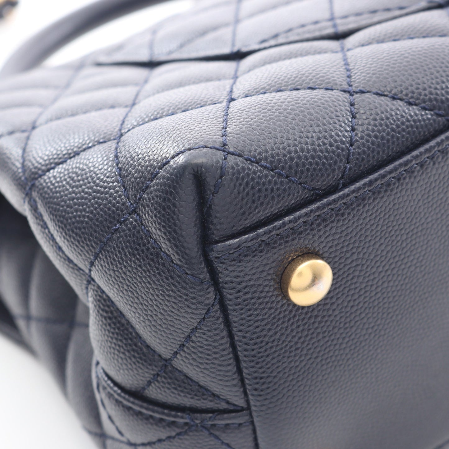 ココハンドル29 トップハンドル フラップ バッグ マトラッセ 2WAY ハンドバッグ キャビアスキン ネイビー ゴールド金具 シャネル バッグ CHANEL
