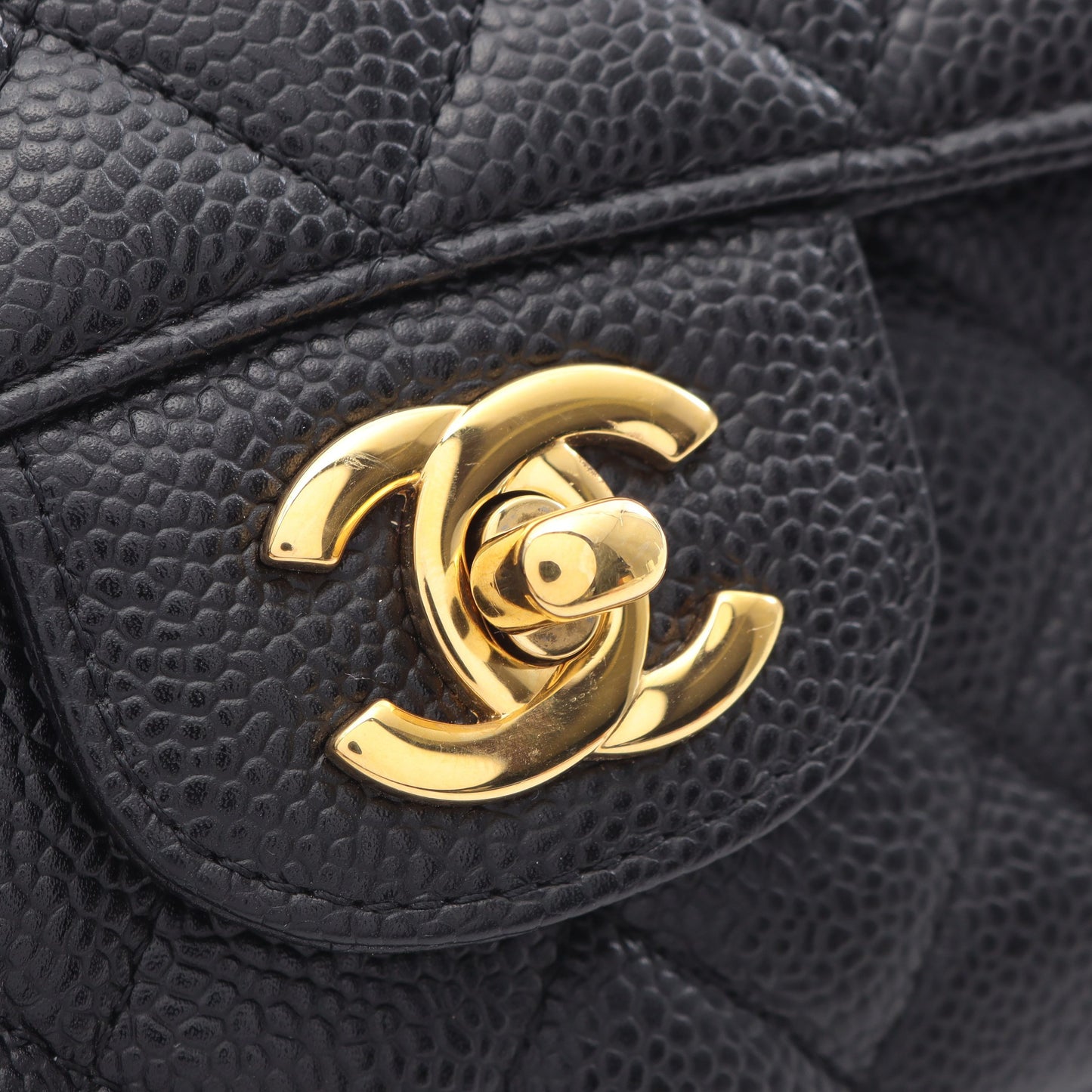 マトラッセ Wフラップ Wチェーンショルダーバッグ キャビアスキン ブラック ゴールド金具 シャネル バッグ CHANEL