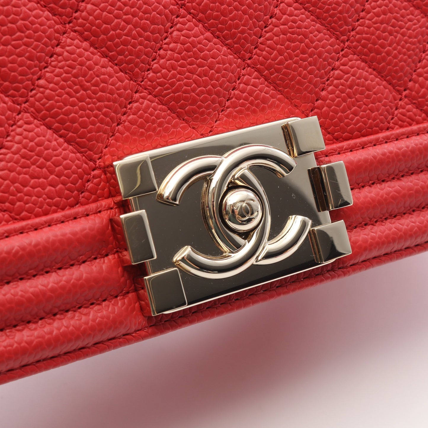 ボーイシャネル チェーンショルダーバッグ キャビアスキン レッド ゴールド金具 シャネル バッグ CHANEL