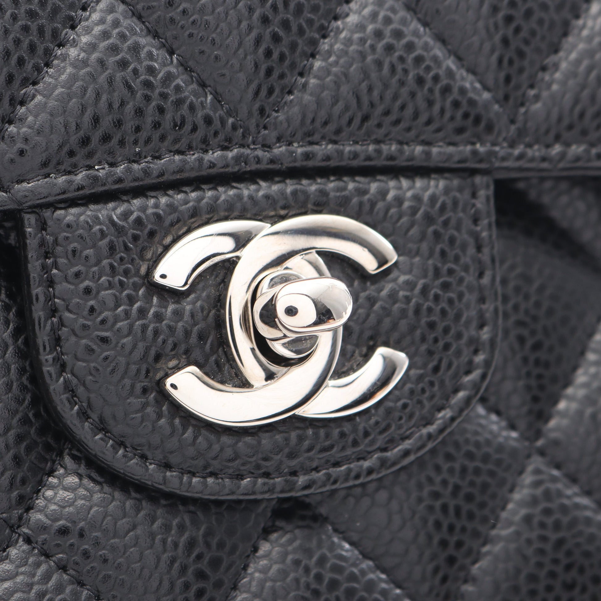 マトラッセ Wフラップ Wチェーンショルダーバッグ キャビアスキン ブラック シルバー金具 シャネル バッグ CHANEL