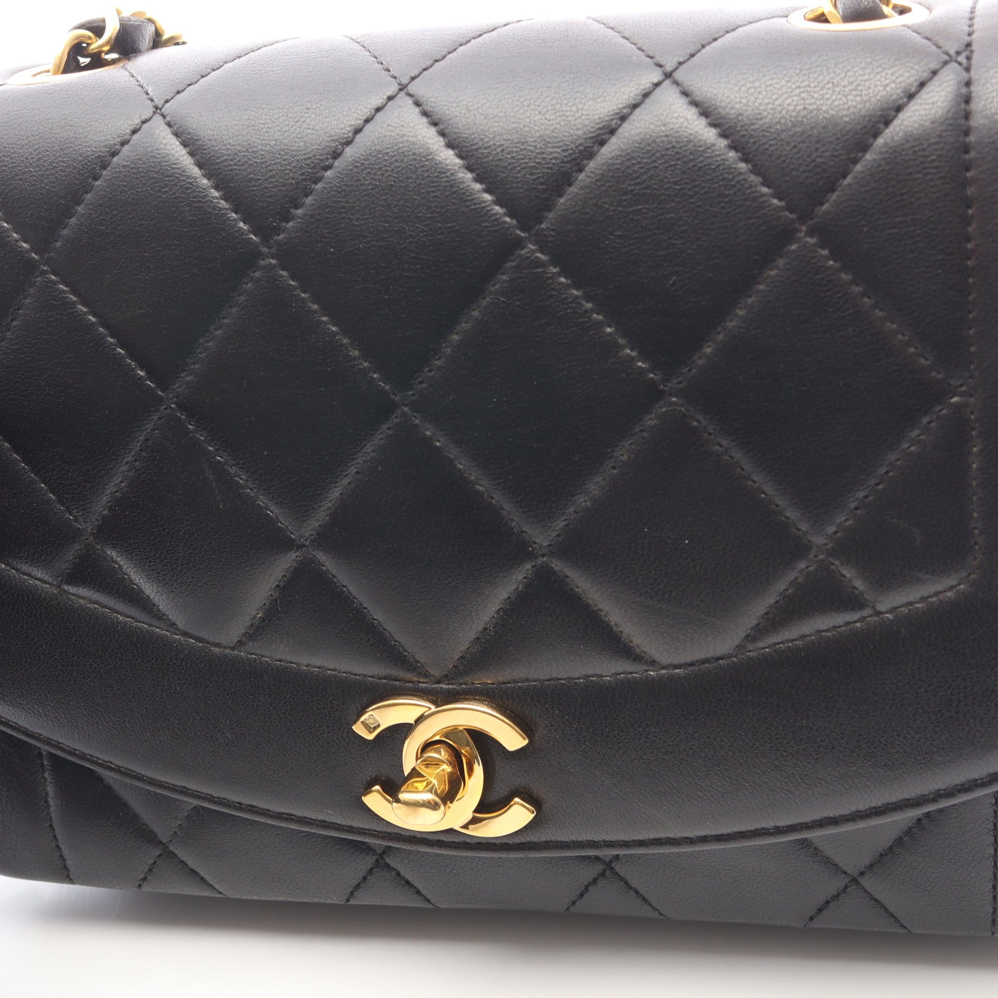 マトラッセ ダイアナフラップ チェーンショルダーバッグ ラムスキン ブラック ゴールド金具 シャネル バッグ CHANEL