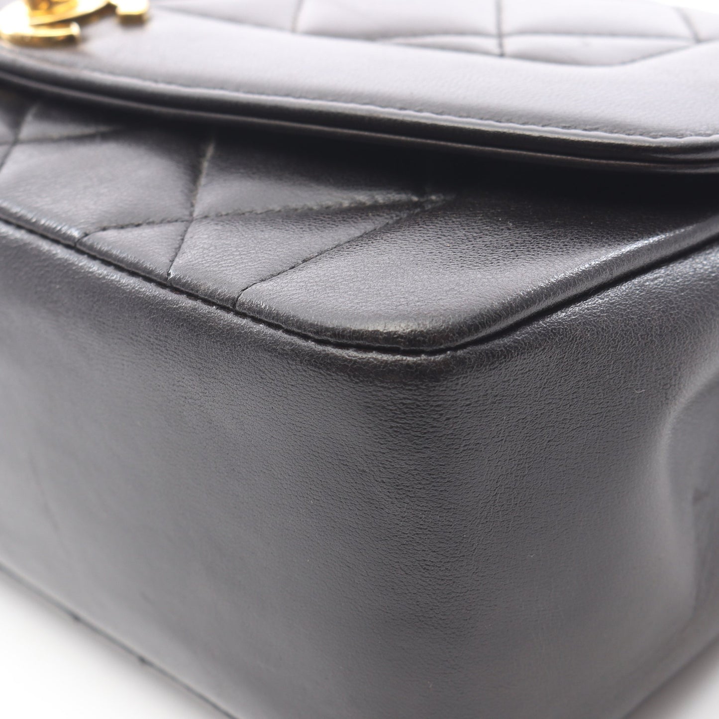 マトラッセ ダイアナフラップ チェーンショルダーバッグ ラムスキン ブラック ゴールド金具 シャネル バッグ CHANEL