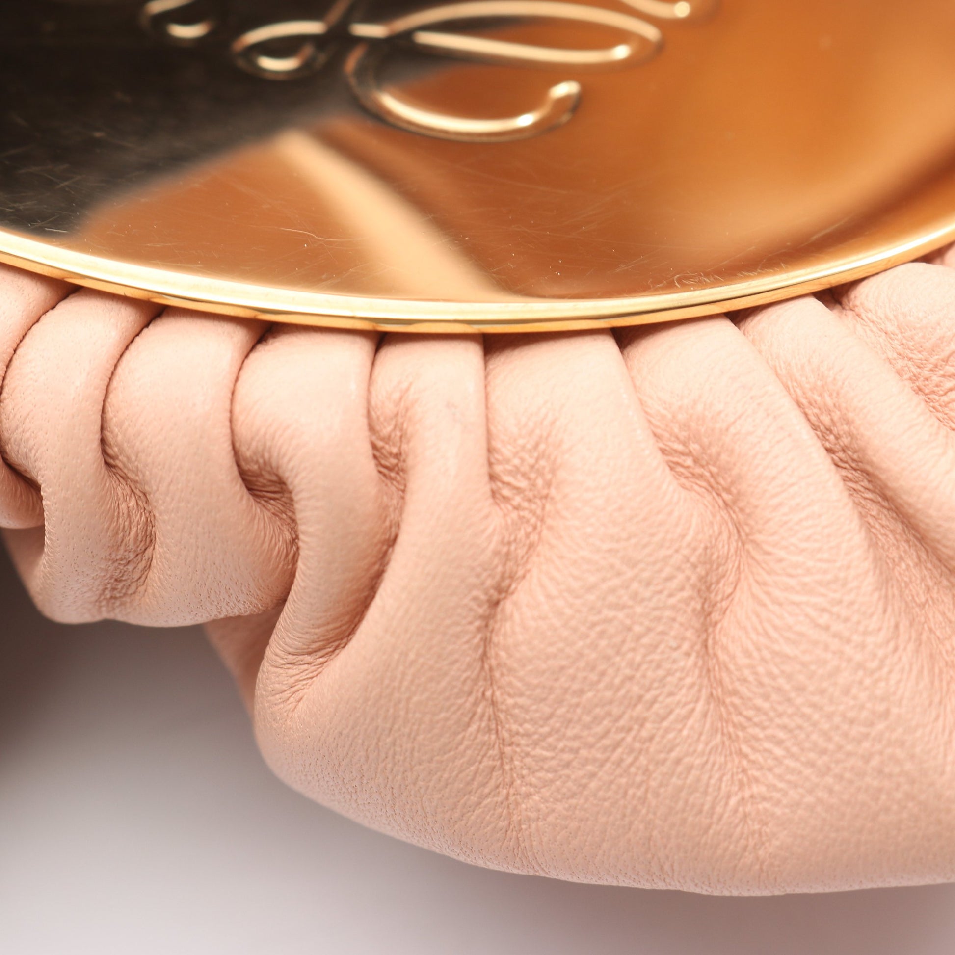 ブレスレット ポーチ ショルダーバッグ レザー ピンク ロエベ バッグ LOEWE