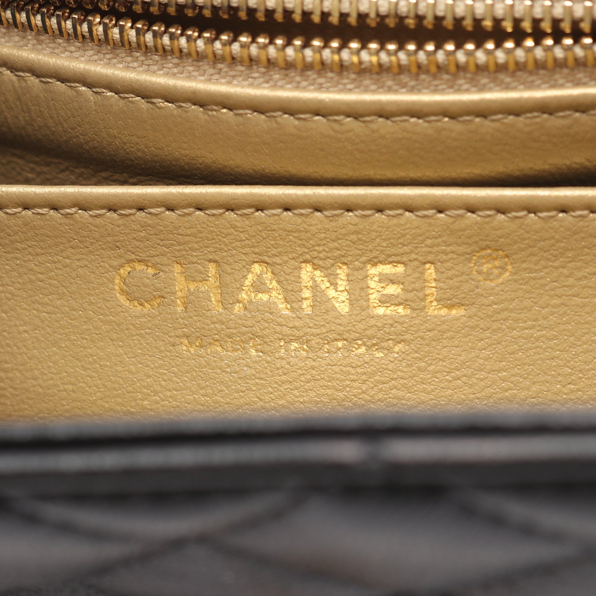 マトラッセ チェーンショルダーバッグ ラムスキン ブラック ゴールド金具 シャネル バッグ CHANEL