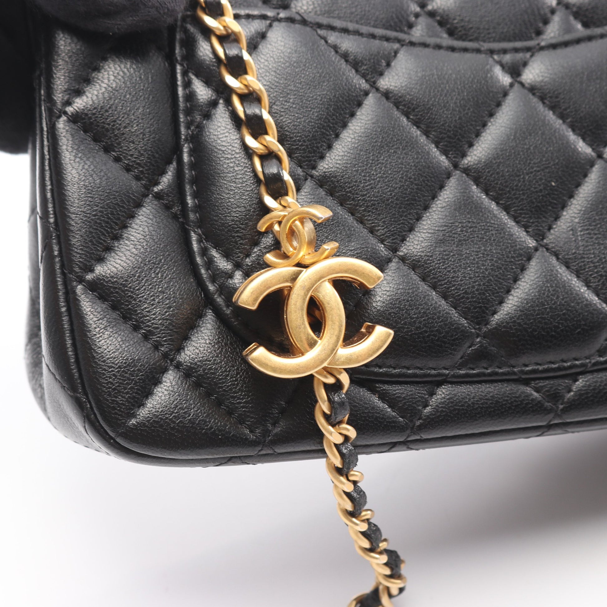 マトラッセ チェーンショルダーバッグ ラムスキン ブラック ゴールド金具 シャネル バッグ CHANEL