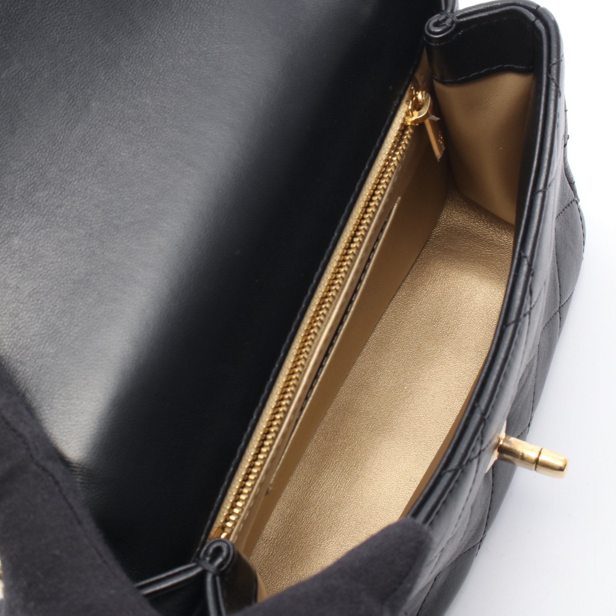 【中古】CHANEL シャネル マトラッセ トップハンドル スモール ラムスキン ブラック ゴールド金具 黒 2WAYショルダーバッグ チェーンバッグ ハンドバッグ CCロゴ 羊革 斜め掛け 女性用 レディース 【ブランドギャラリー東心斎橋店】 トップハンドル マトラッセ 2WAY チェーンショルダーバッグ ラムスキン