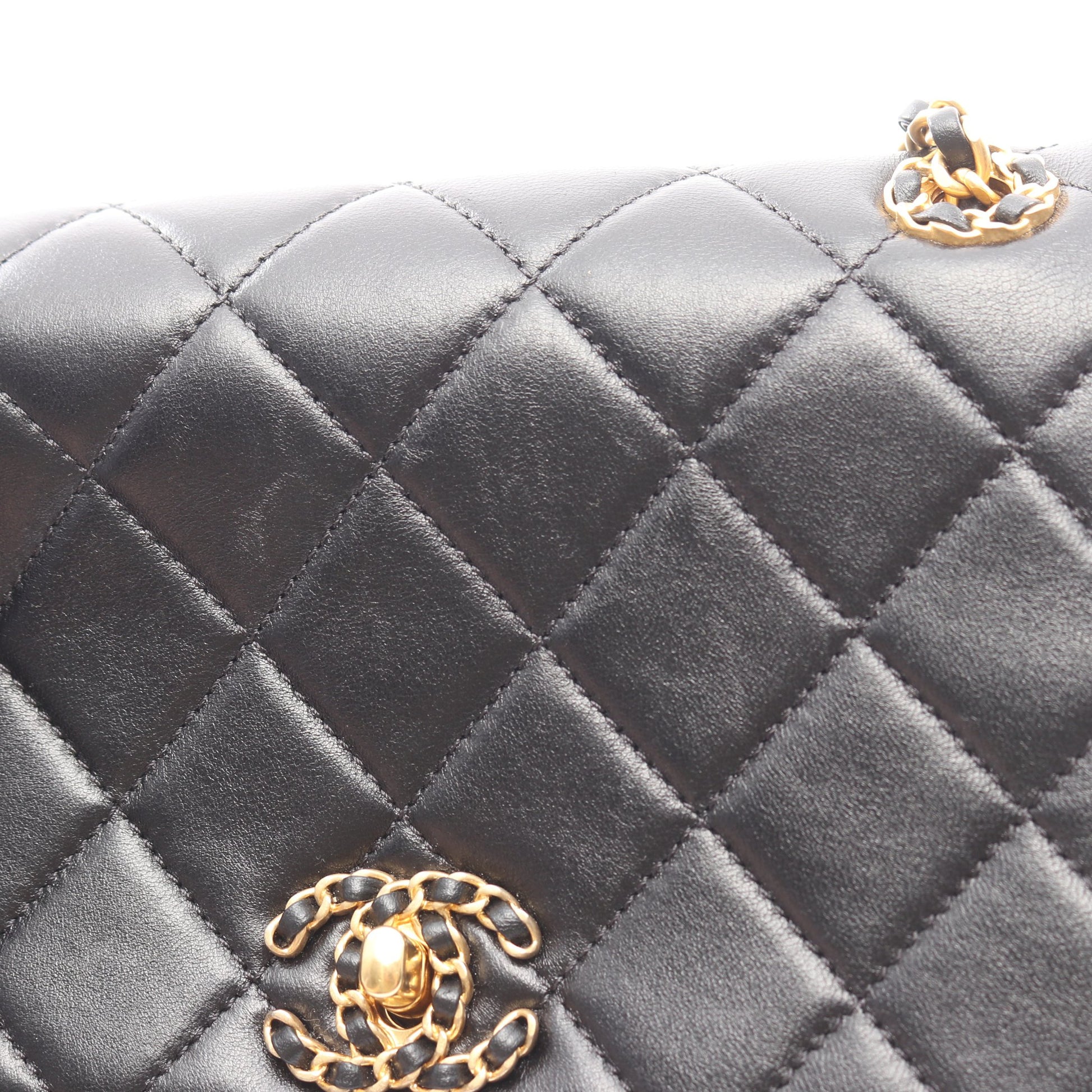 CHANEL 19 ディズヌフ マトラッセ チェーンショルダーバッグ ラムスキン ブラック ゴールド金具 シャネル バッグ CHANEL