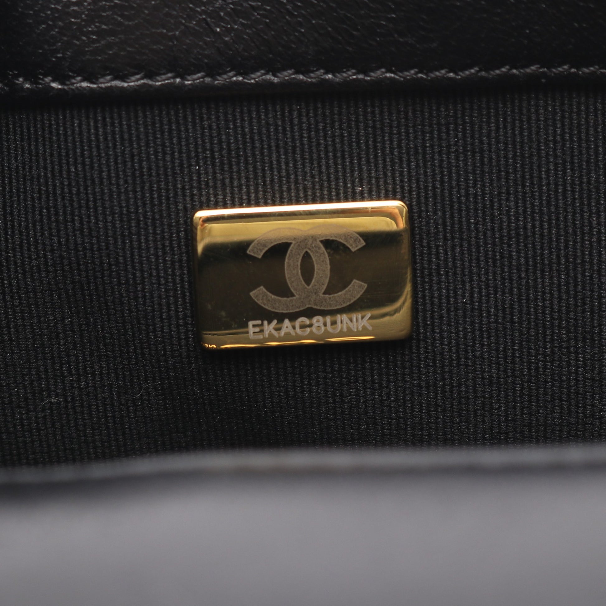 CHANEL 19 ディズヌフ マトラッセ チェーンショルダーバッグ ラムスキン ブラック ゴールド金具 シャネル バッグ CHANEL