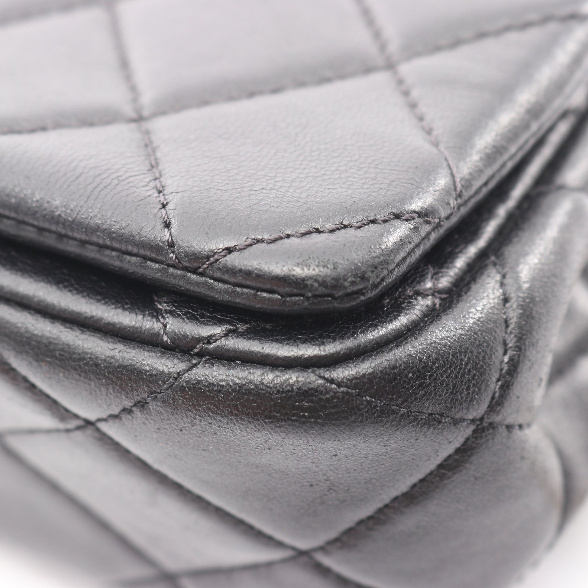 CHANEL 19 ディズヌフ マトラッセ チェーンショルダーバッグ ラムスキン ブラック ゴールド金具 シャネル バッグ CHANEL