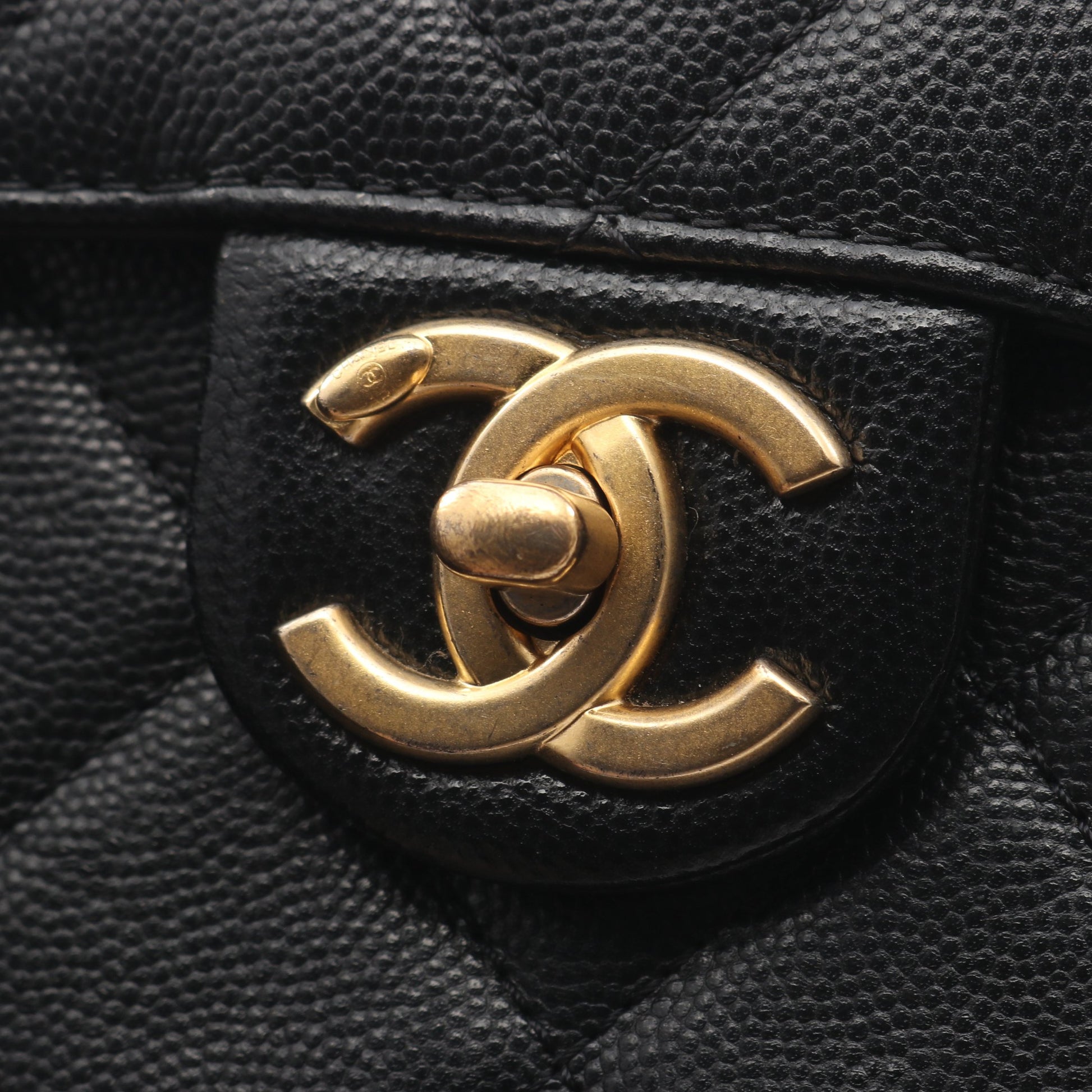 マトラッセ チェーンショルダーバッグ キャビアスキン ブラック ゴールド金具 シャネル バッグ CHANEL