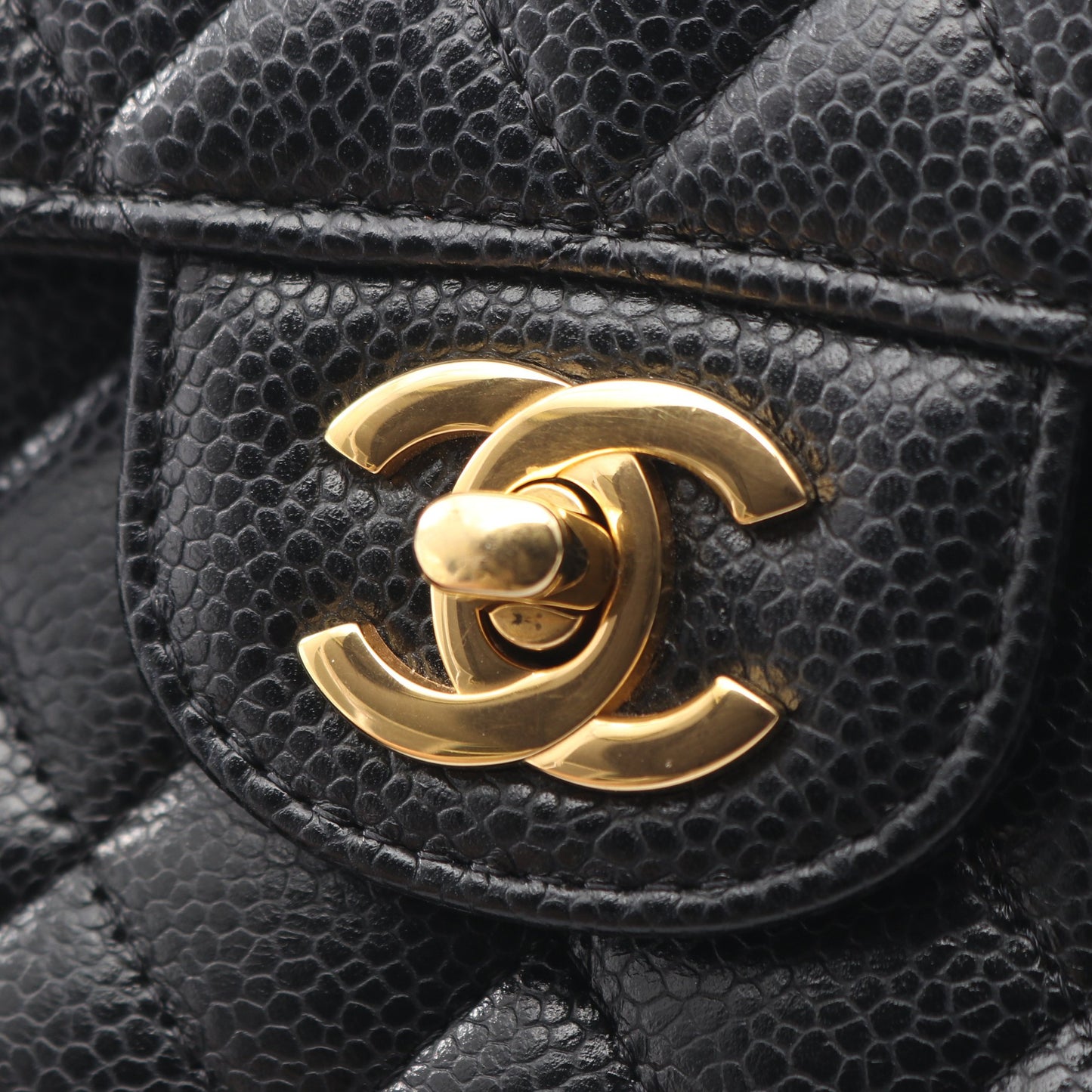 マトラッセ Wフラップ Wチェーンショルダーバッグ キャビアスキン ブラック ゴールド金具 シャネル バッグ CHANEL