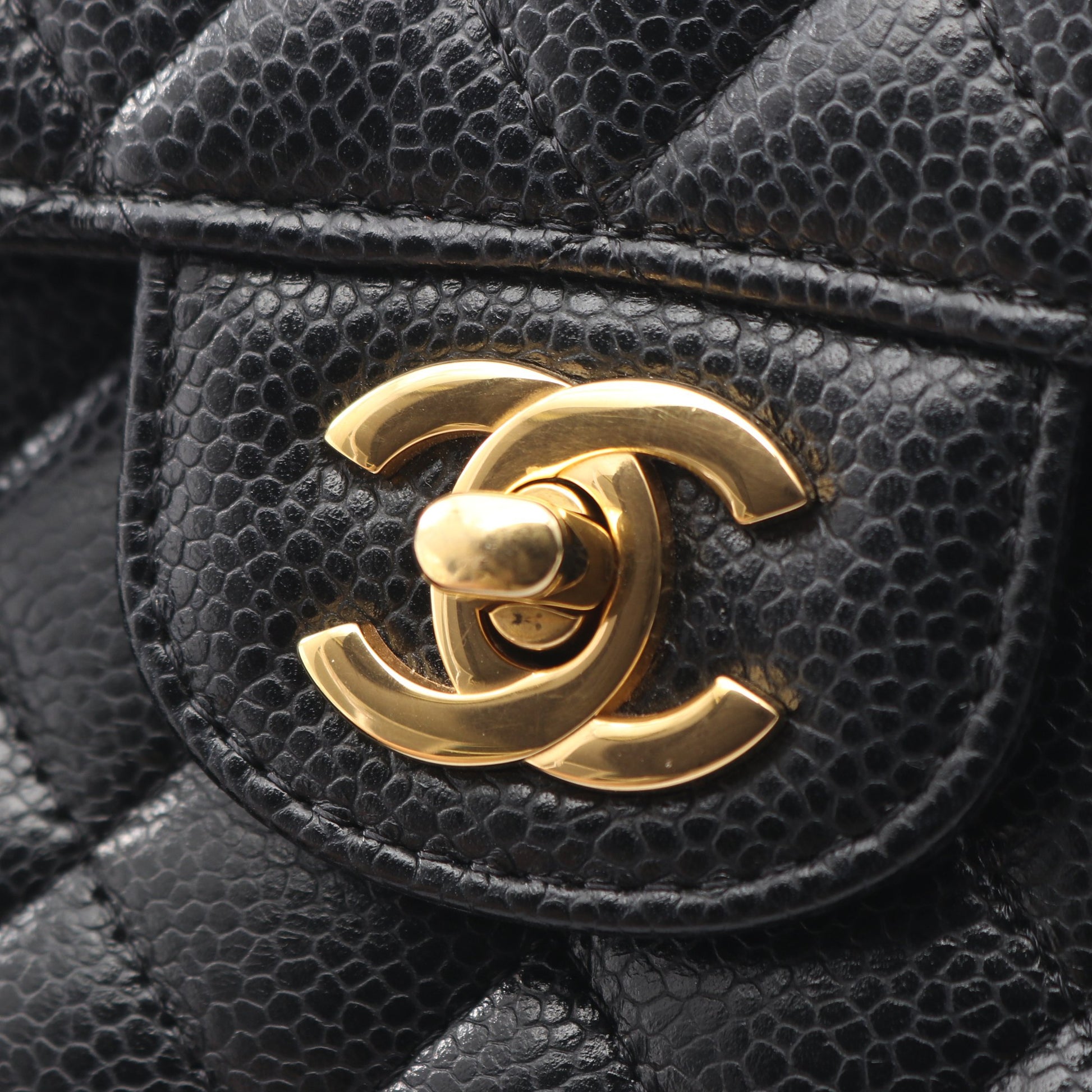 マトラッセ Wフラップ Wチェーンショルダーバッグ キャビアスキン ブラック ゴールド金具 シャネル バッグ CHANEL