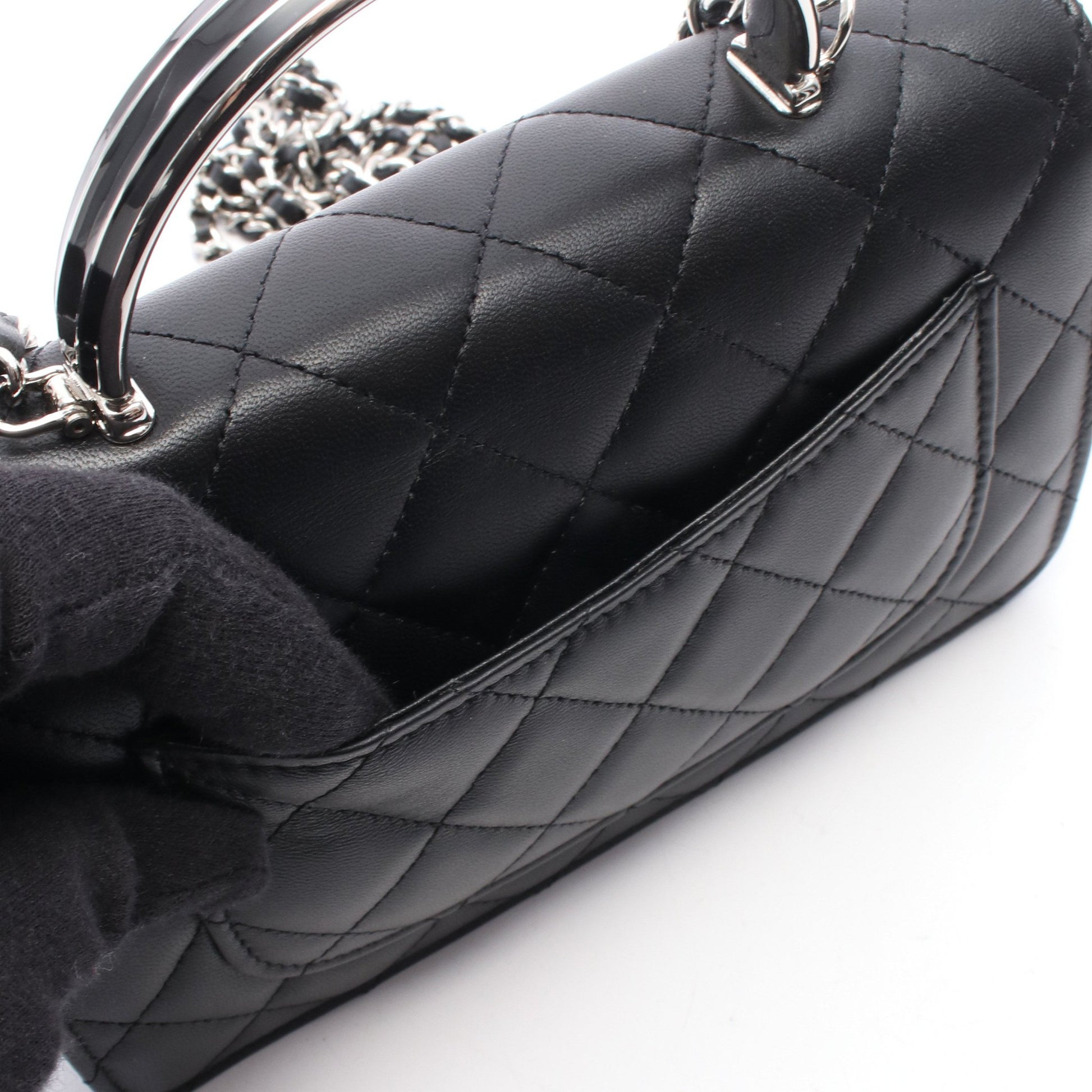 マトラッセ トップハンドル 2WAY チェーンウォレット ラムスキン ブラック シルバー金具 シャネル バッグ CHANEL