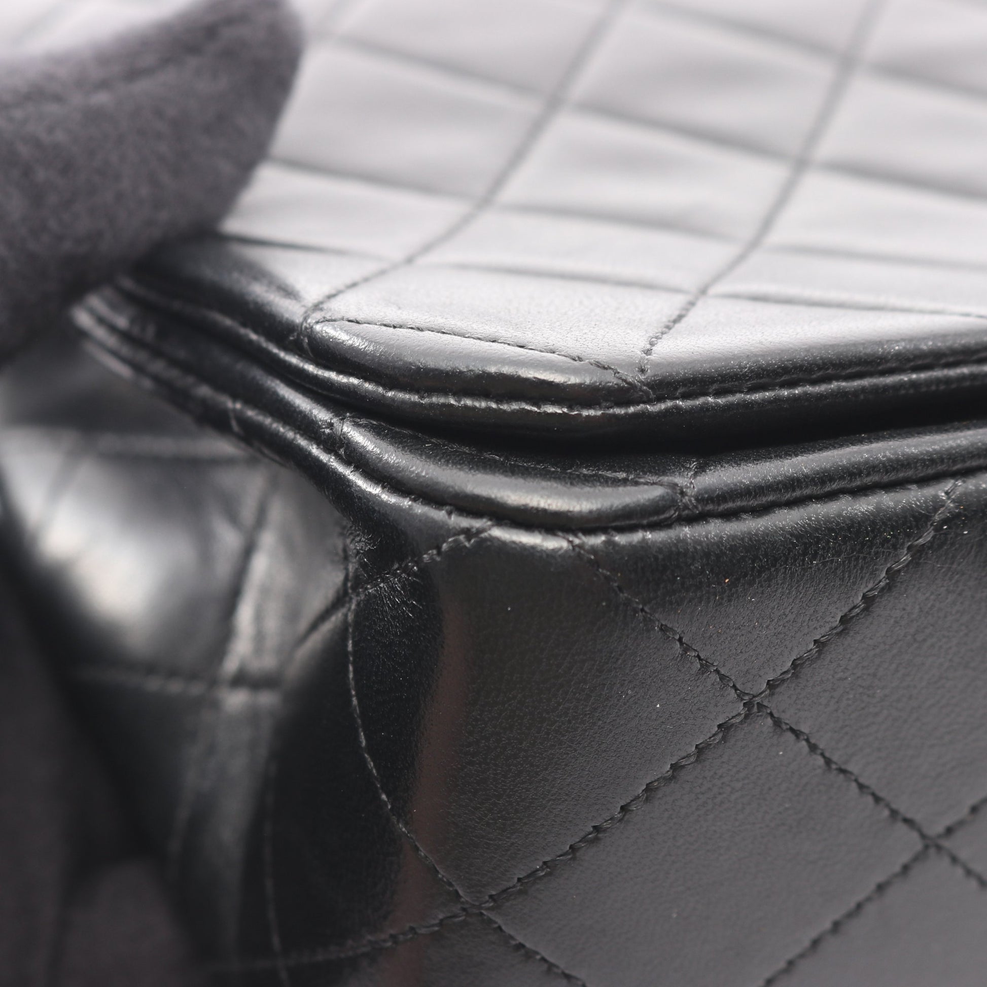 マトラッセ フルフラップ チェーンショルダーバッグ ラムスキン ブラック ゴールド金具 シャネル バッグ CHANEL