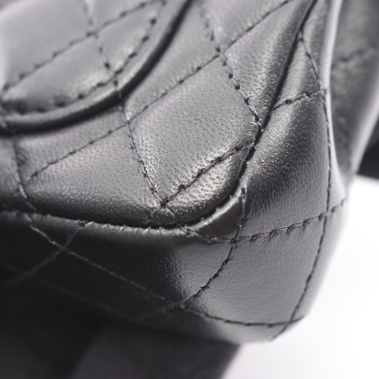 マトラッセ クラシック ミニバッグ バッグチャーム ラムスキン ブラック ゴールド金具 シャネル 財布・小物 CHANEL