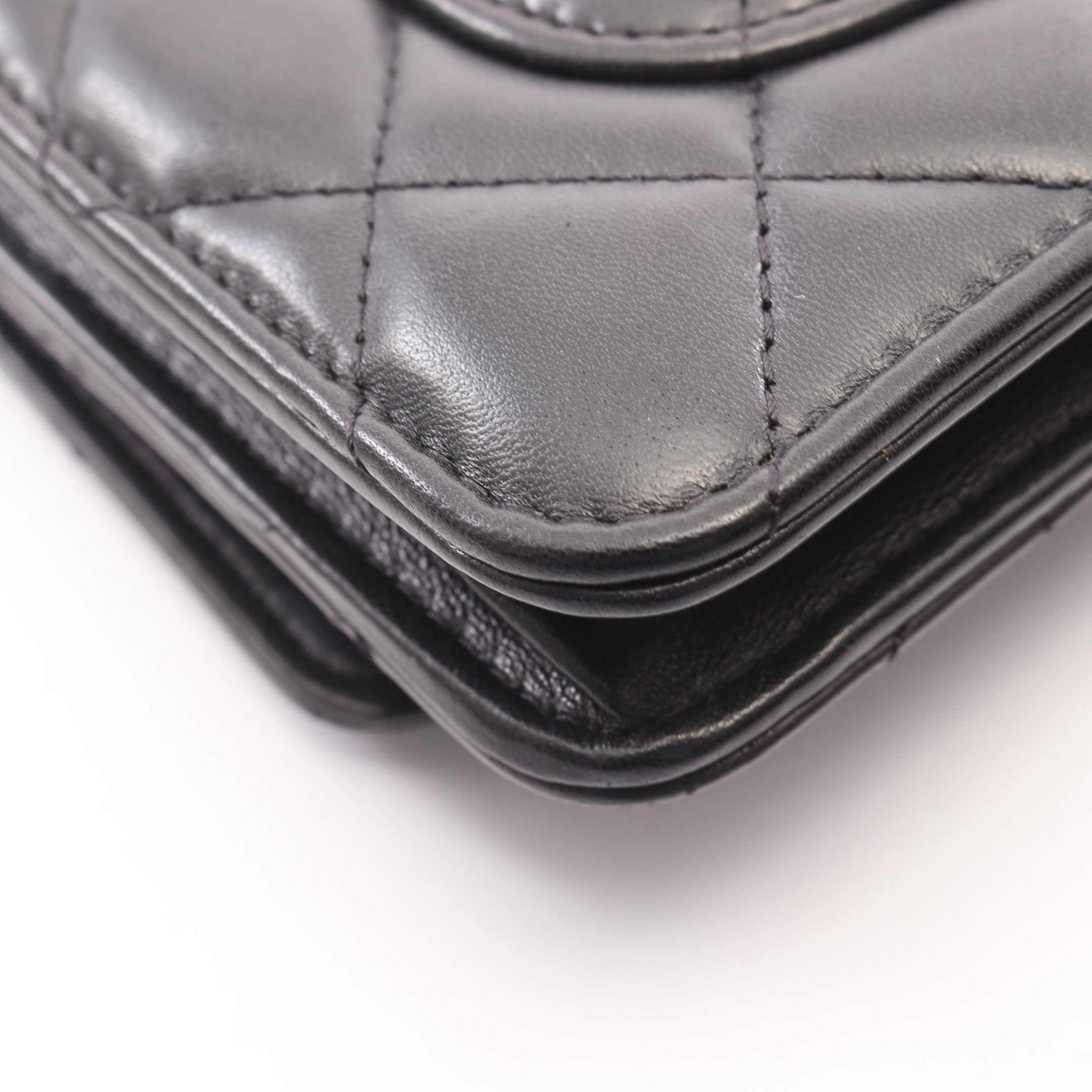 マトラッセ チェーンウォレット ラムスキン ブラック ゴールド金具