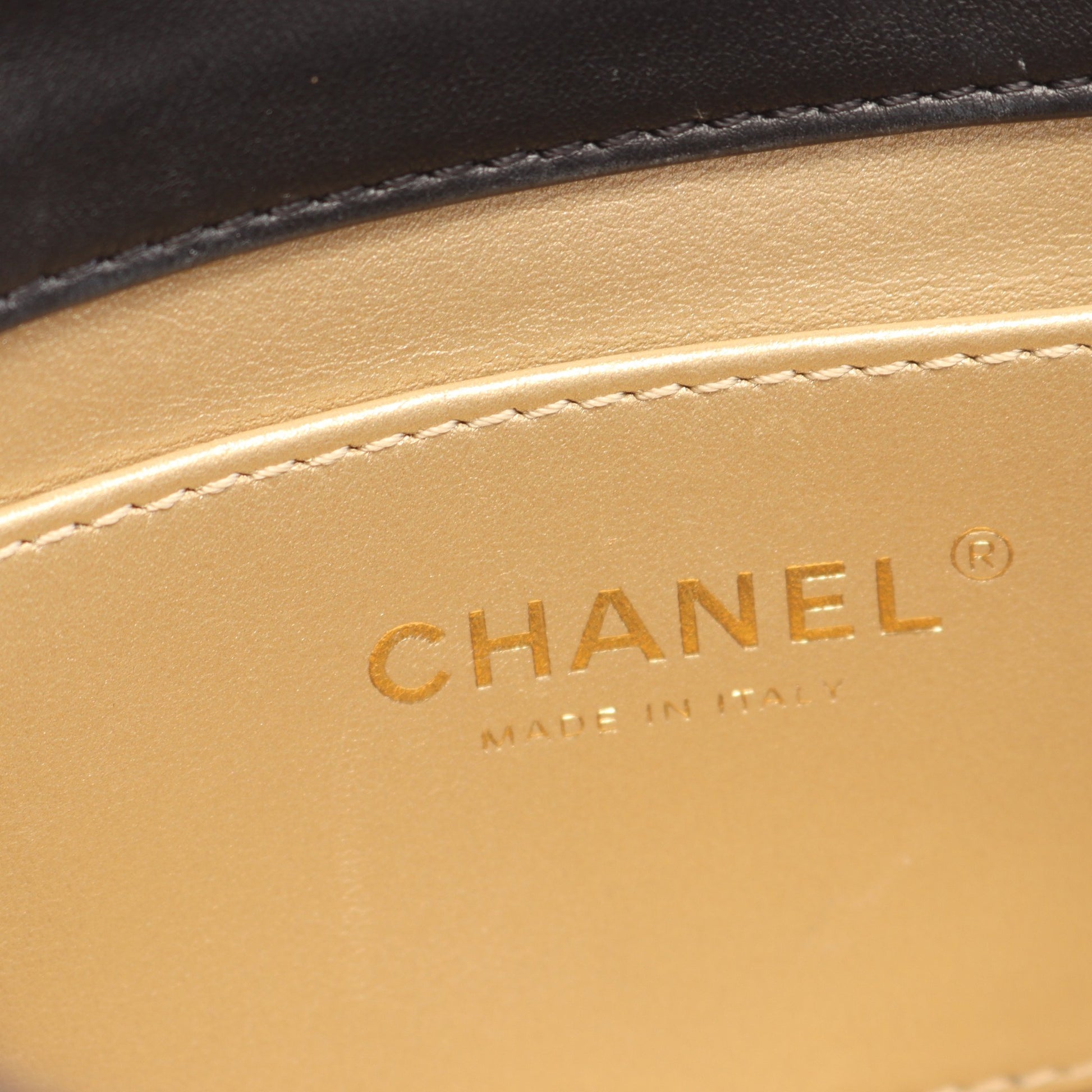 マトラッセ チェーンショルダーバッグ ラムスキン ブラック ゴールド金具 シャネル バッグ CHANEL