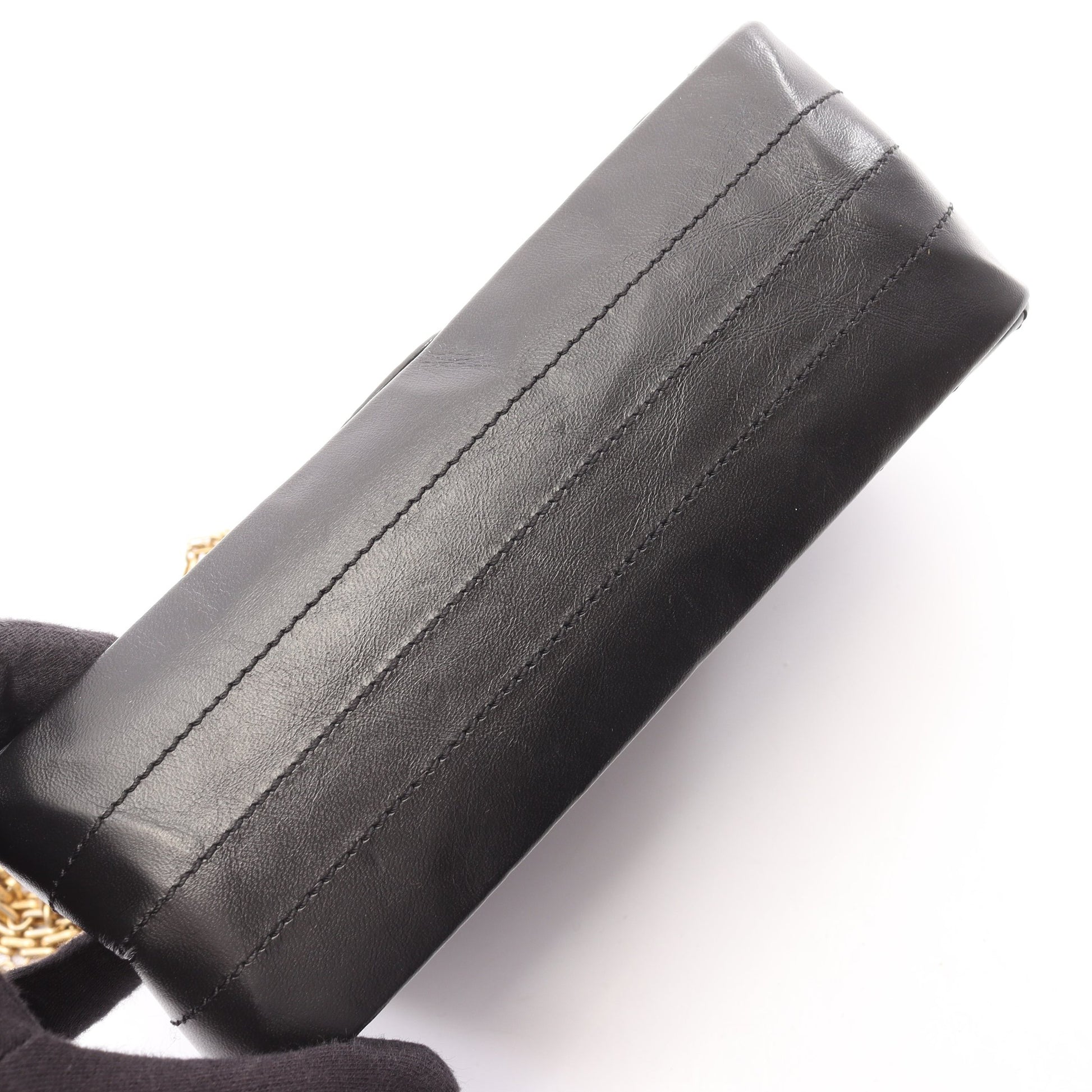 2.55 2.55 シェブロン Vステッチ Wチェーンショルダーバッグ レザー ブラック ゴールド金具 シャネル バッグ CHANEL