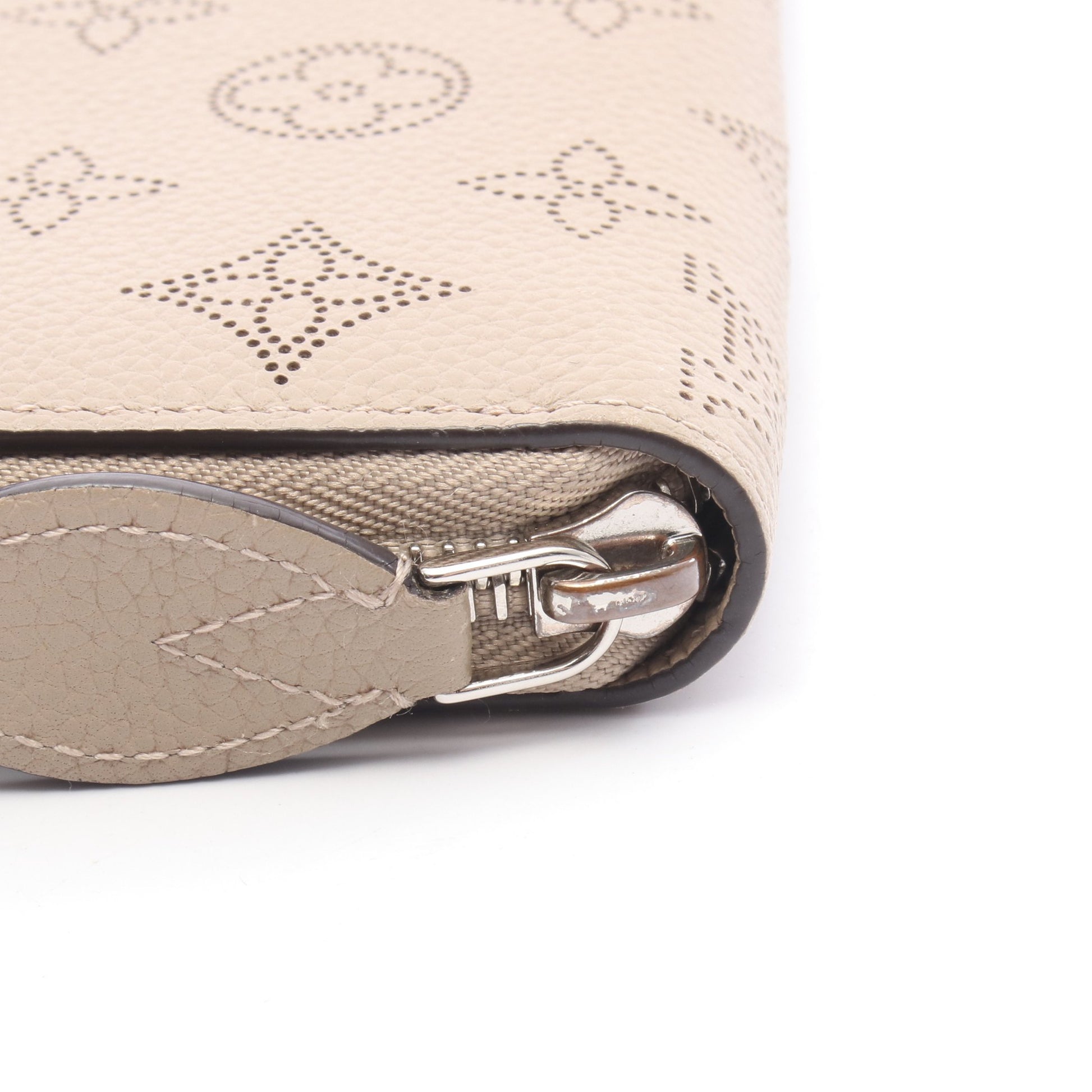 ジッピーウォレット マヒナ ガレ ラウンドファスナー長財布 レザー グレーベージュ ルイヴィトン 財布・小物 LOUIS VUITTON