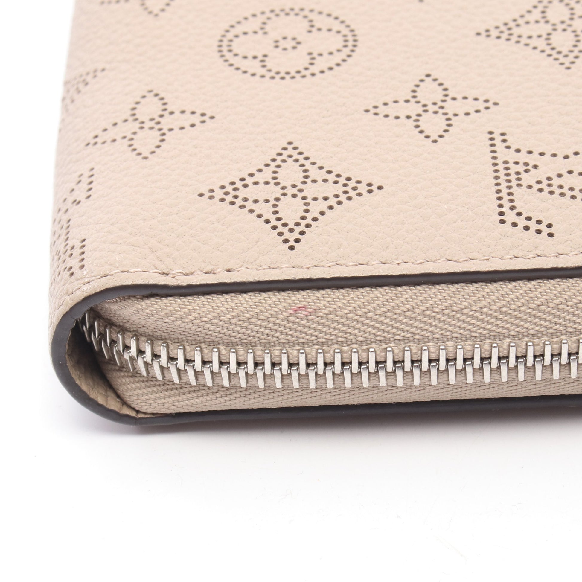 ジッピーウォレット マヒナ ガレ ラウンドファスナー長財布 レザー グレーベージュ ルイヴィトン 財布・小物 LOUIS VUITTON