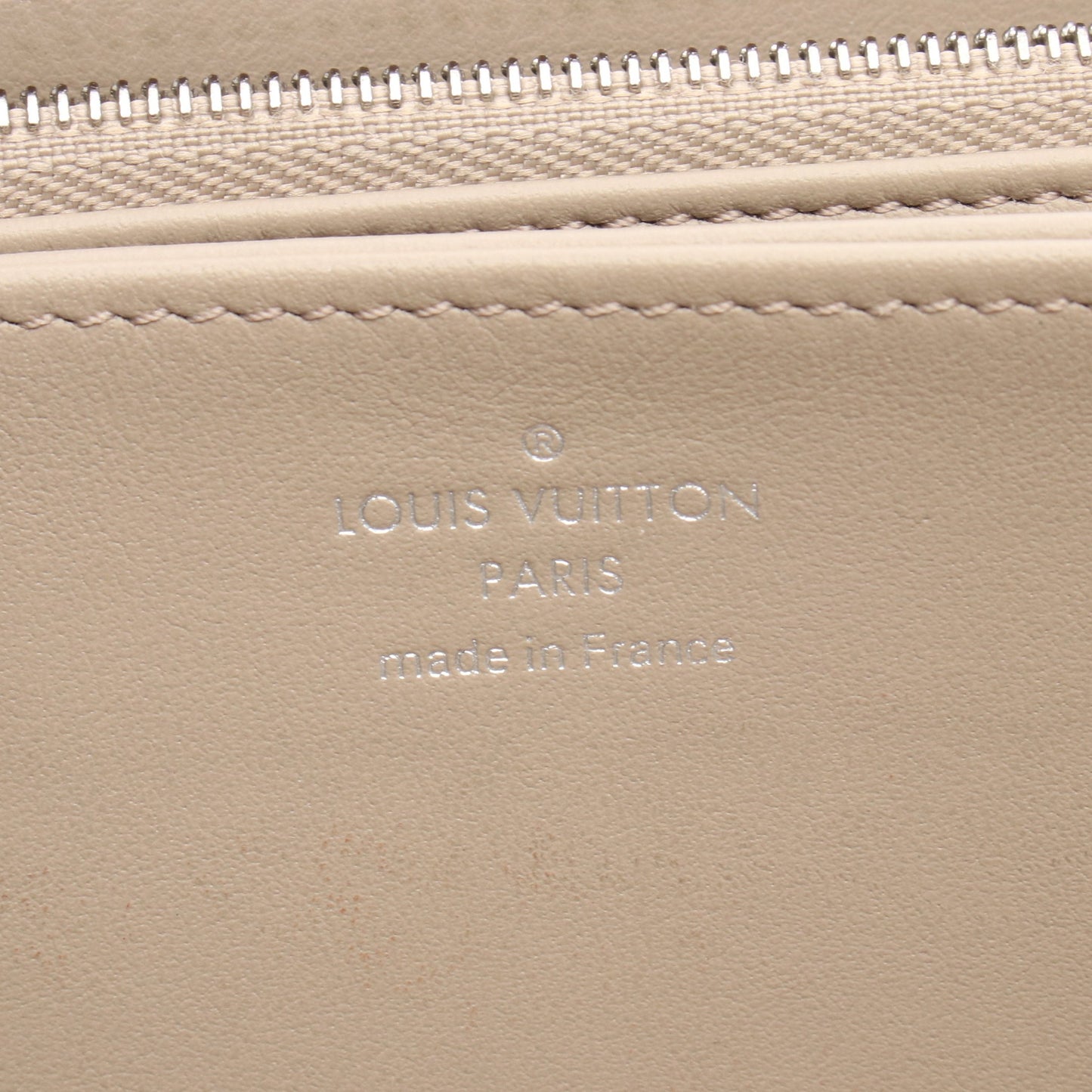 ジッピーウォレット マヒナ ガレ ラウンドファスナー長財布 レザー グレーベージュ ルイヴィトン 財布・小物 LOUIS VUITTON