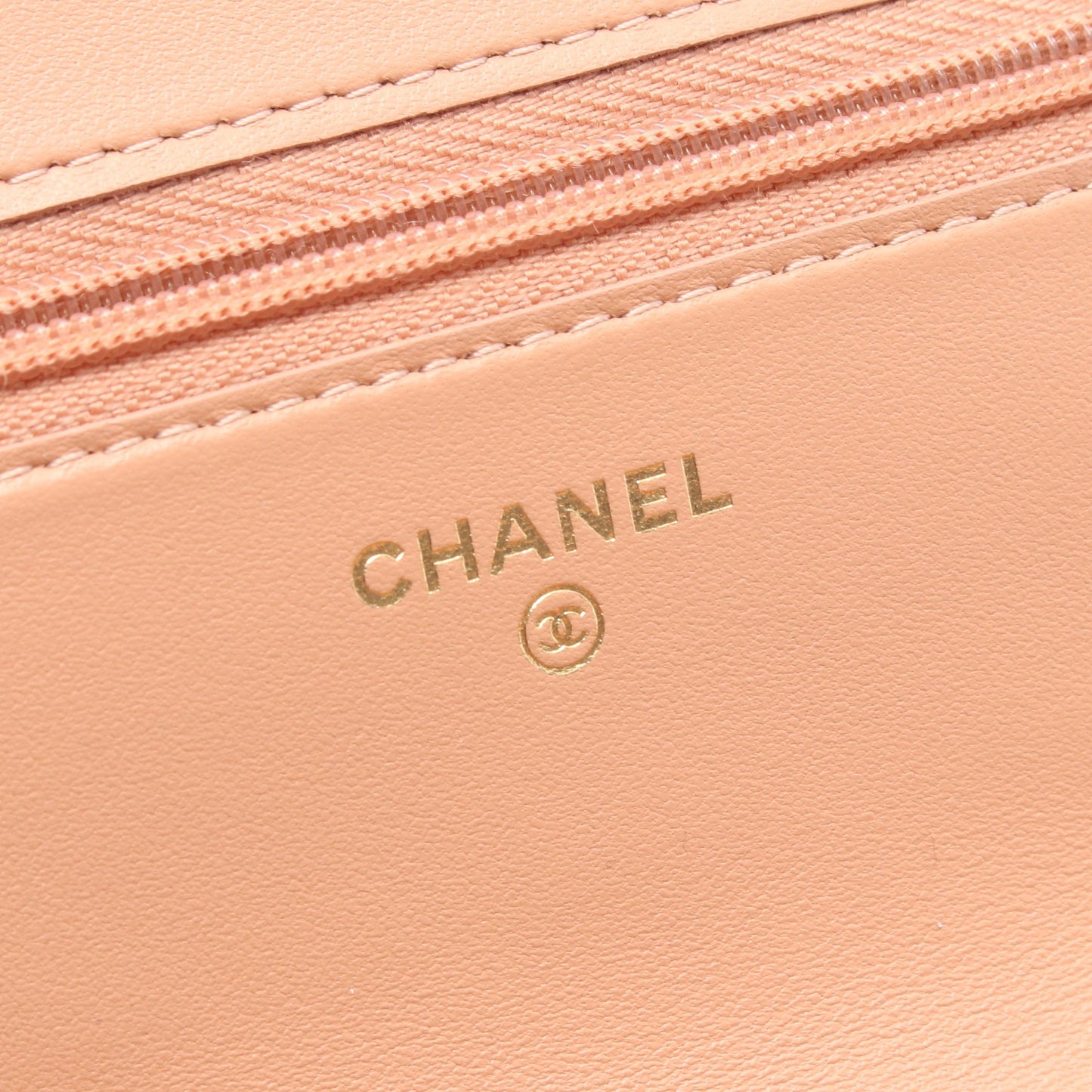 マトラッセ チェーンウォレット ラムスキン ピンクベージュ ゴールド金具 シャネル バッグ CHANEL