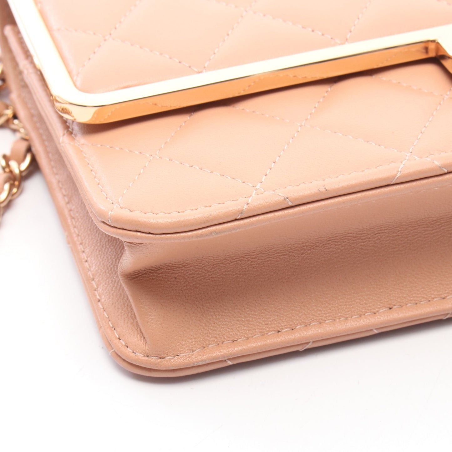 マトラッセ チェーンウォレット ラムスキン ピンクベージュ ゴールド金具 シャネル バッグ CHANEL