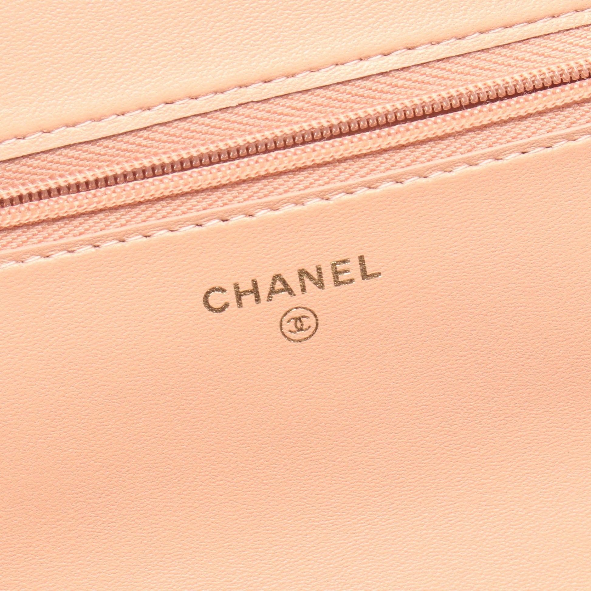 マトラッセ チェーンウォレット ラムスキン ピンクベージュ ゴールド金具 シャネル バッグ CHANEL