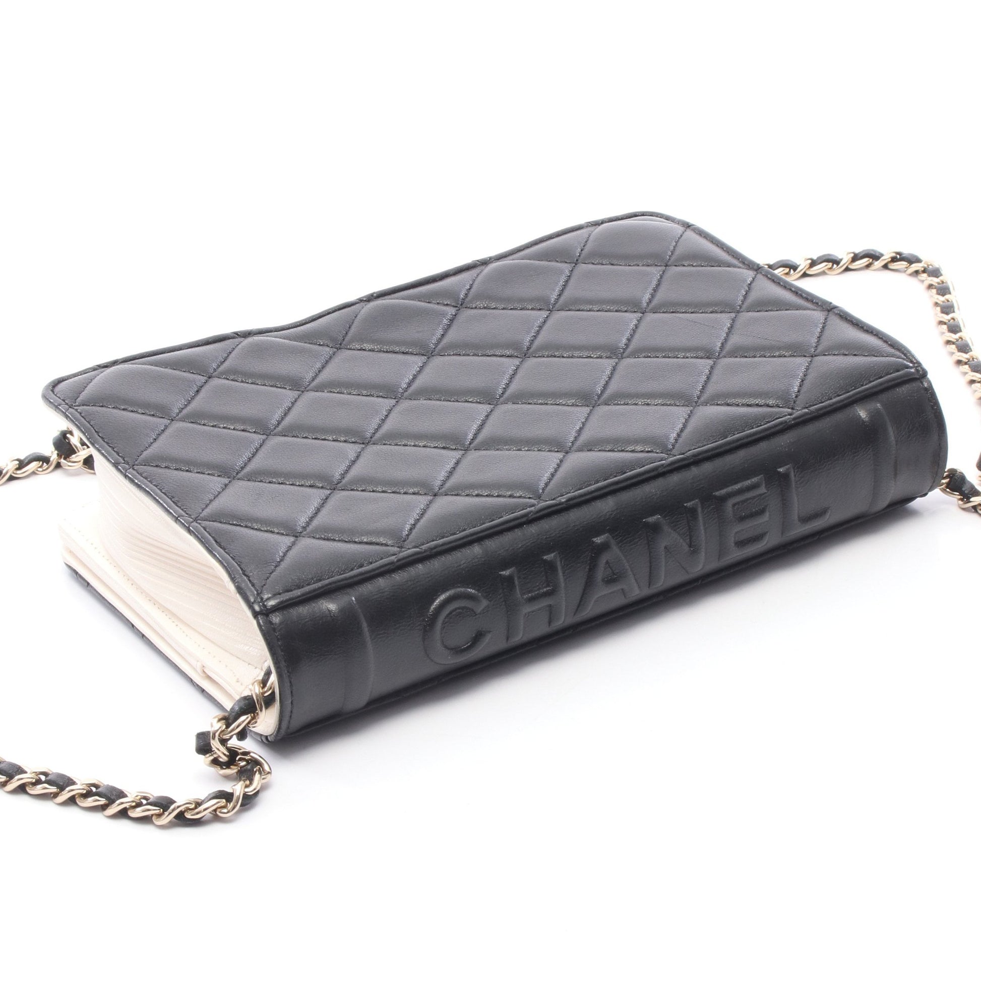 BOOK マトラッセ チェーンショルダーバッグ ラムスキン ブラック ホワイト ゴールド金具 シャネル バッグ CHANEL