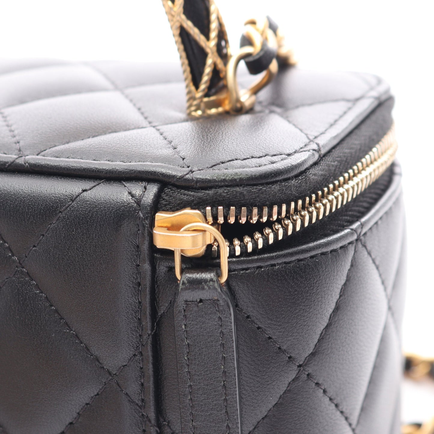 マトラッセ バニティバッグ 2WAY チェーンショルダーバッグ ラムスキン ブラック ゴールド金具 シャネル バッグ CHANEL